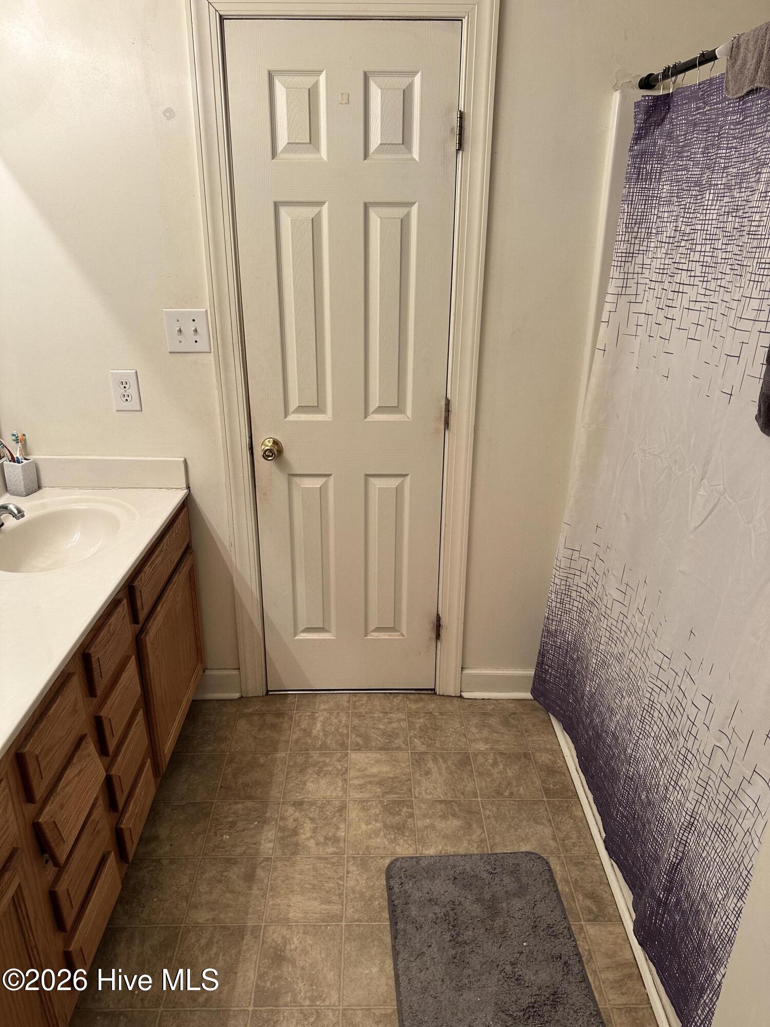 100560400 | Photo 12