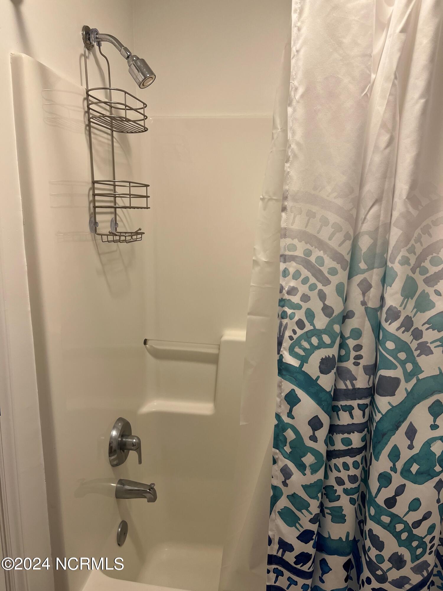 100560867 | Photo 23