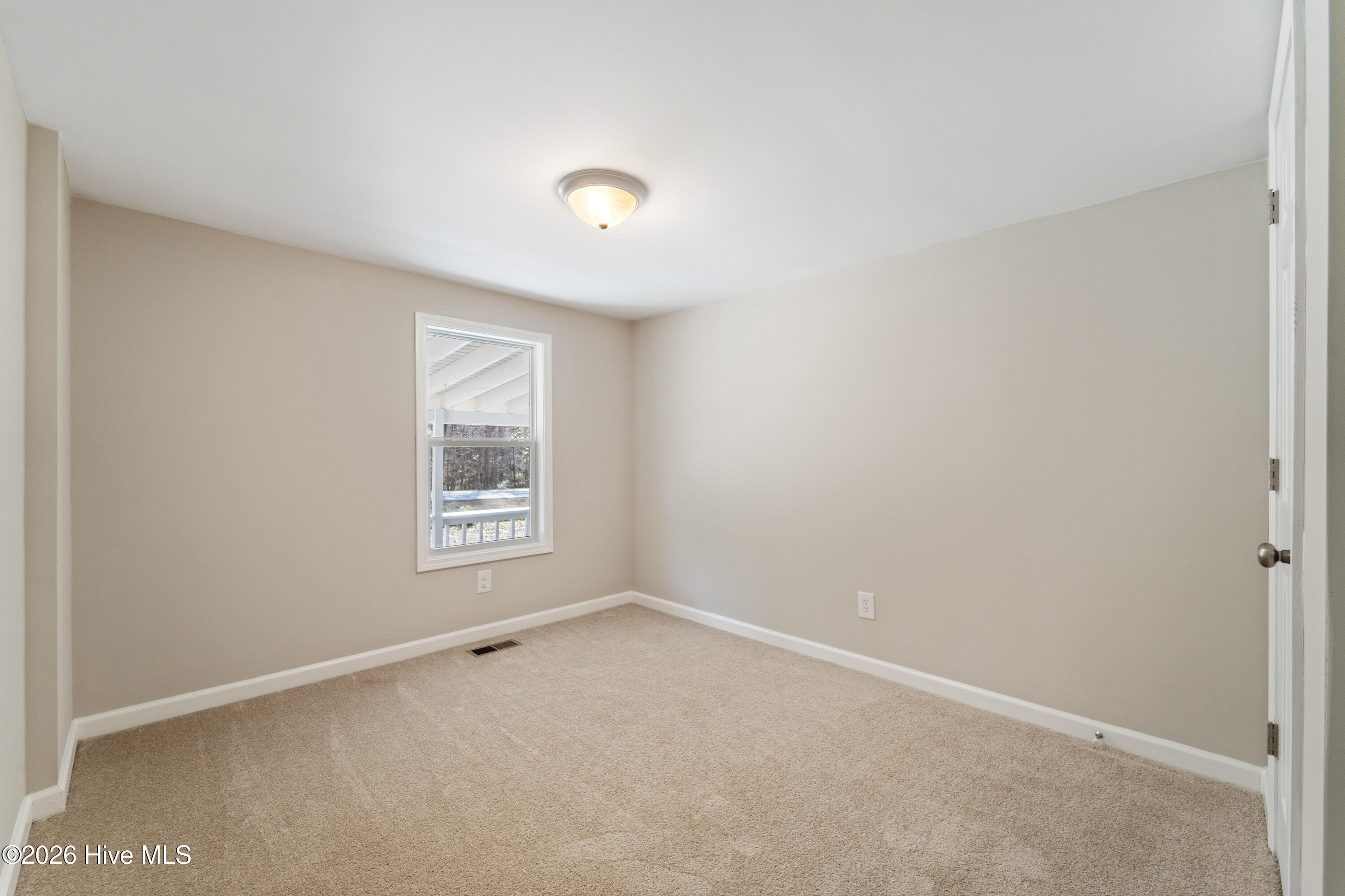 100550978 | Photo 23