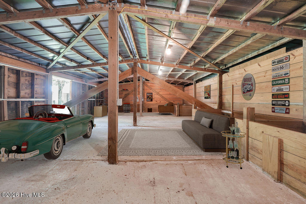 100557409 | Photo 43