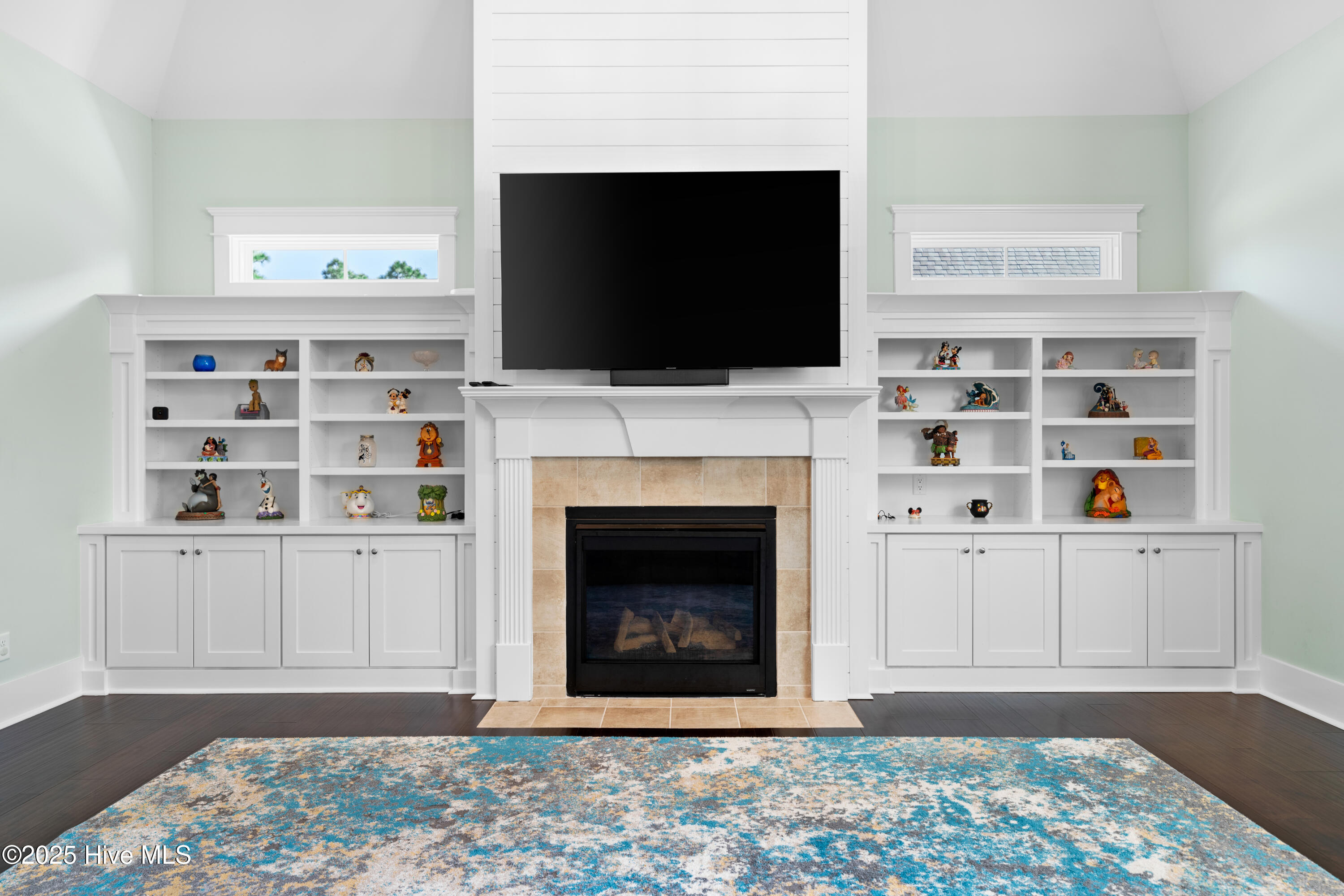 100494528 | Photo 20