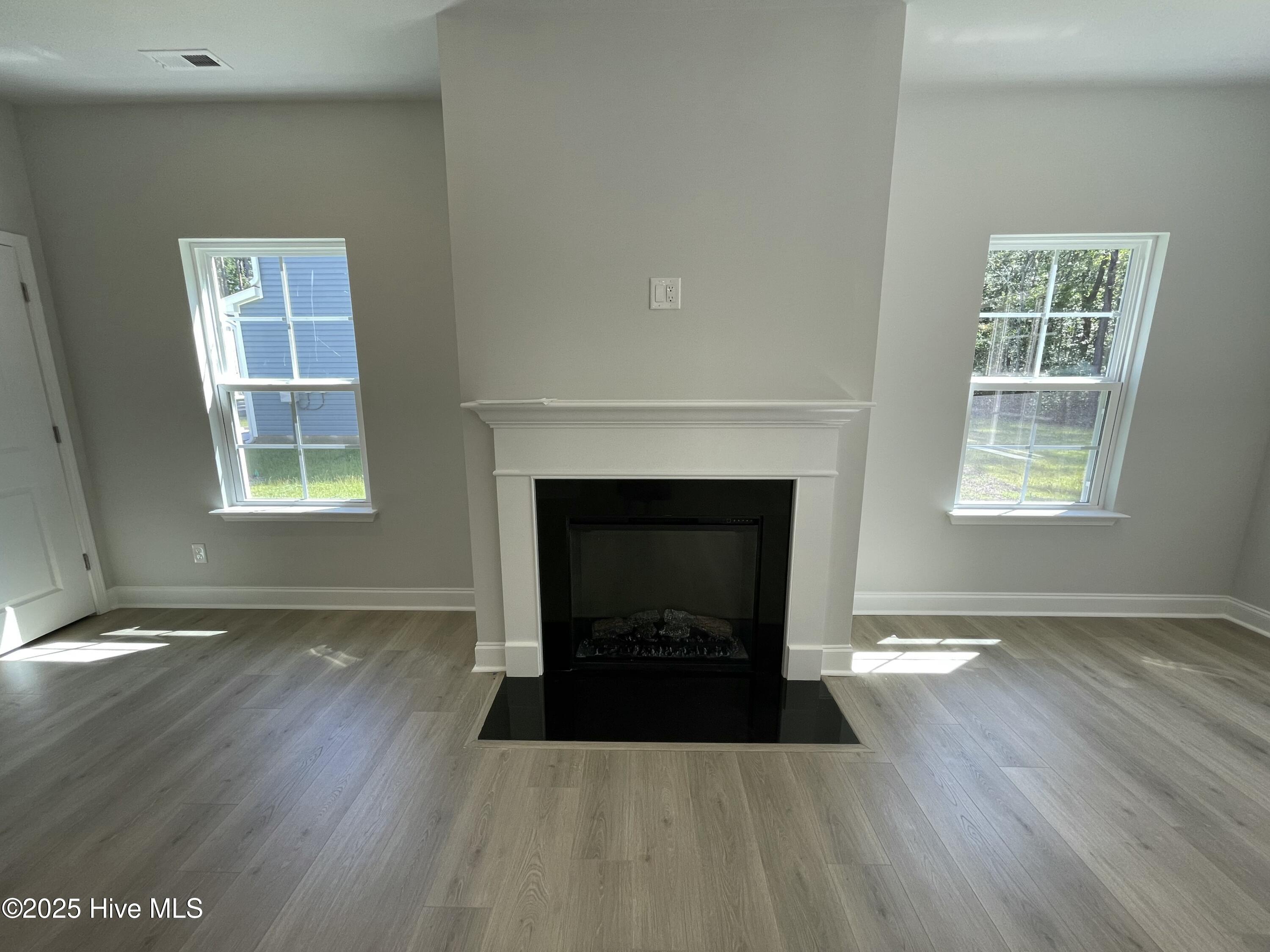 100422121 | Photo 15