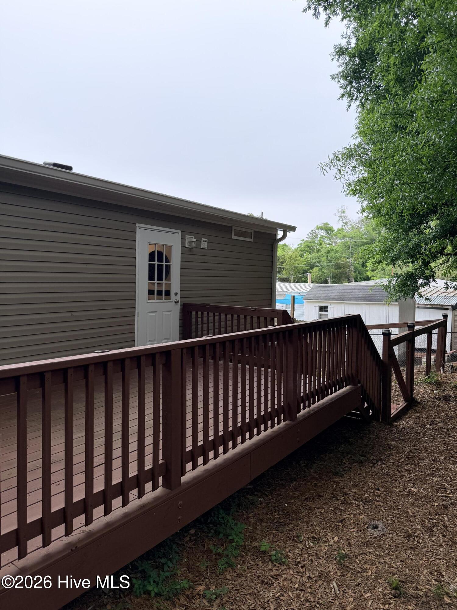 100570435 | Photo 18