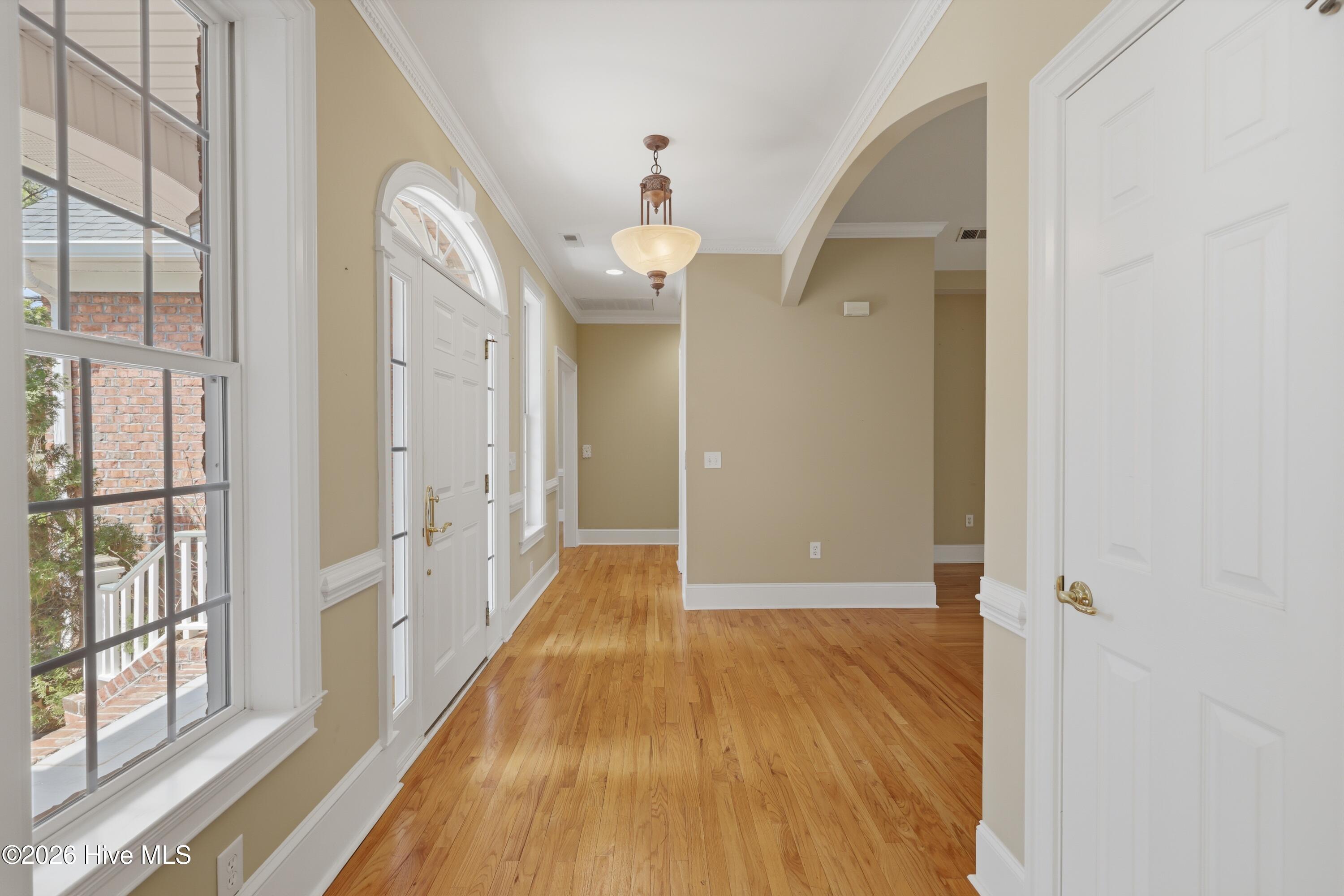 100564679 | Photo 45