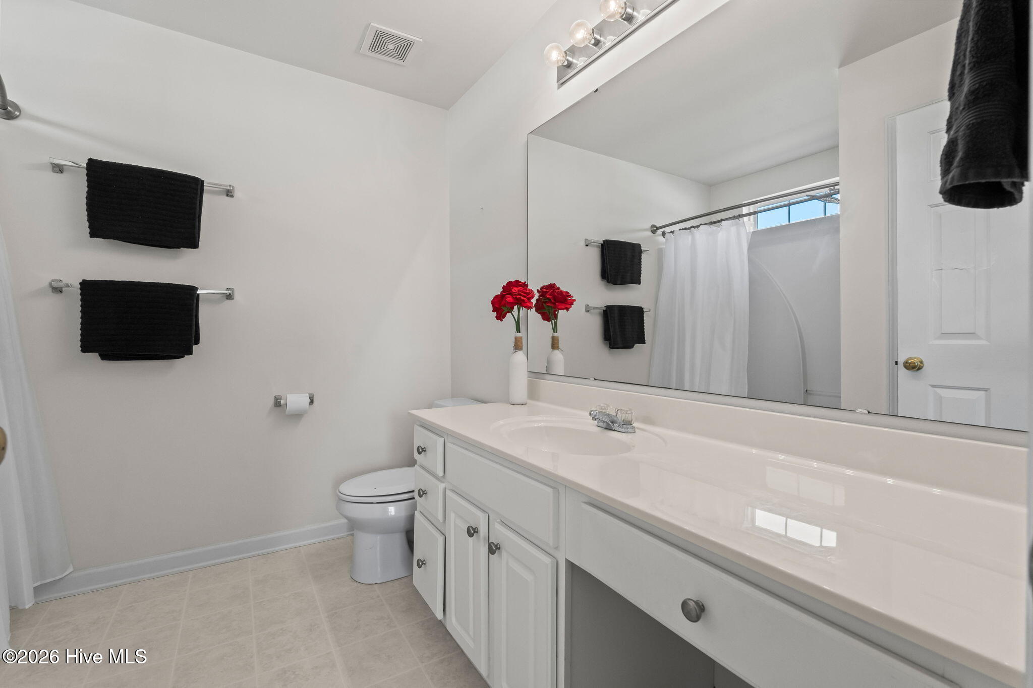 100562407 | Photo 19