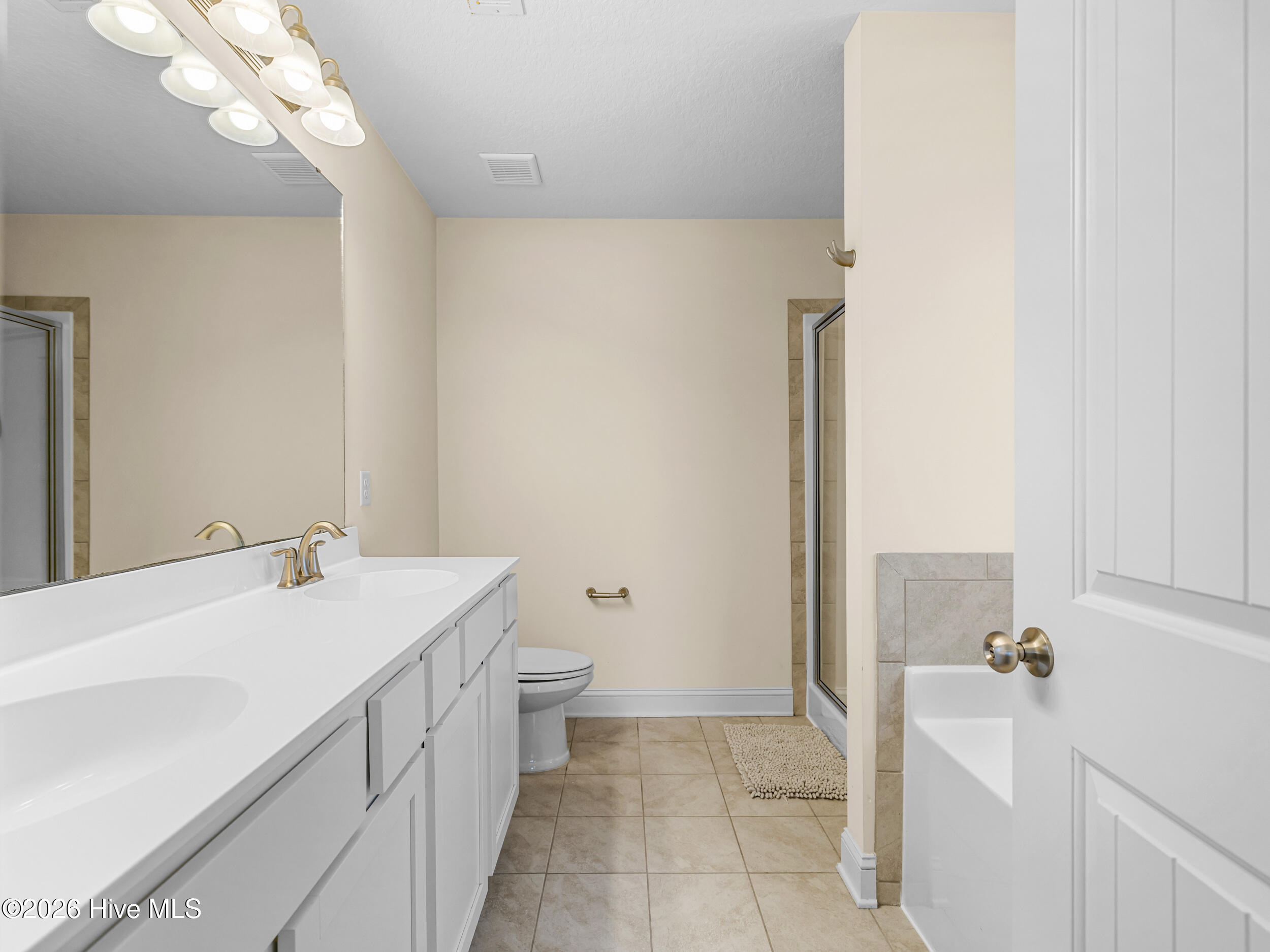 100567423 | Photo 31