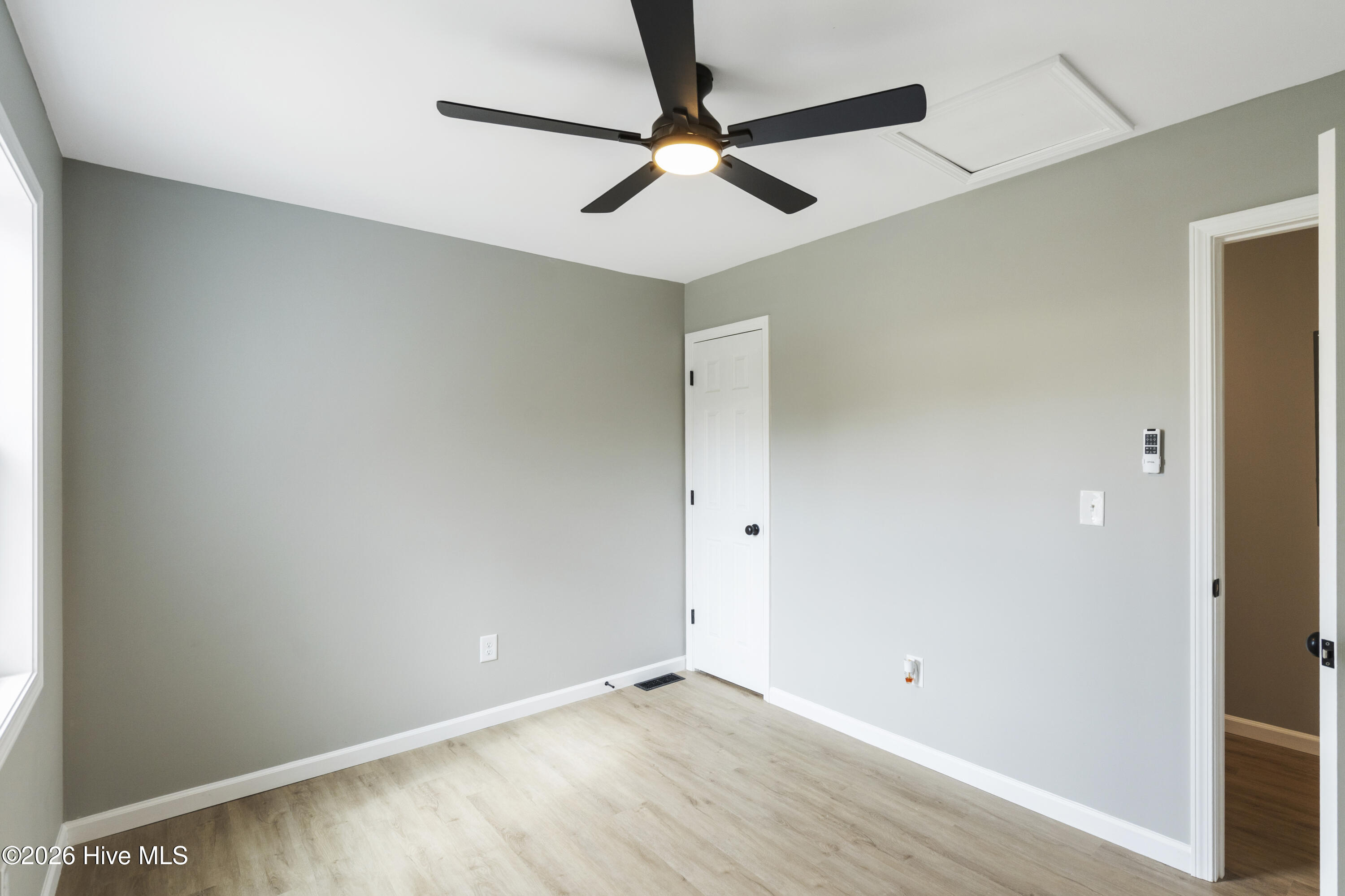 100556703 | Photo 28