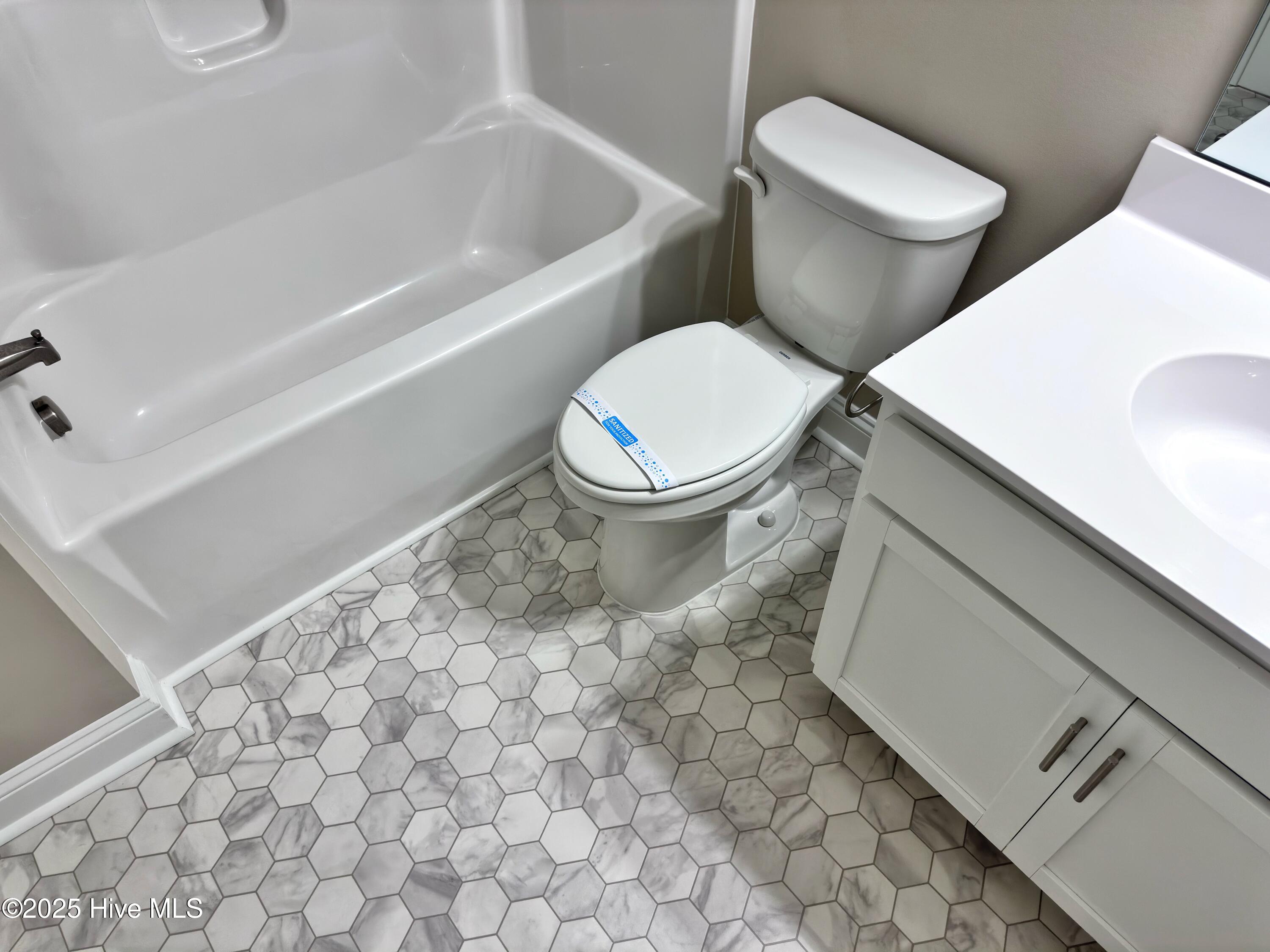 100546170 | Photo 11