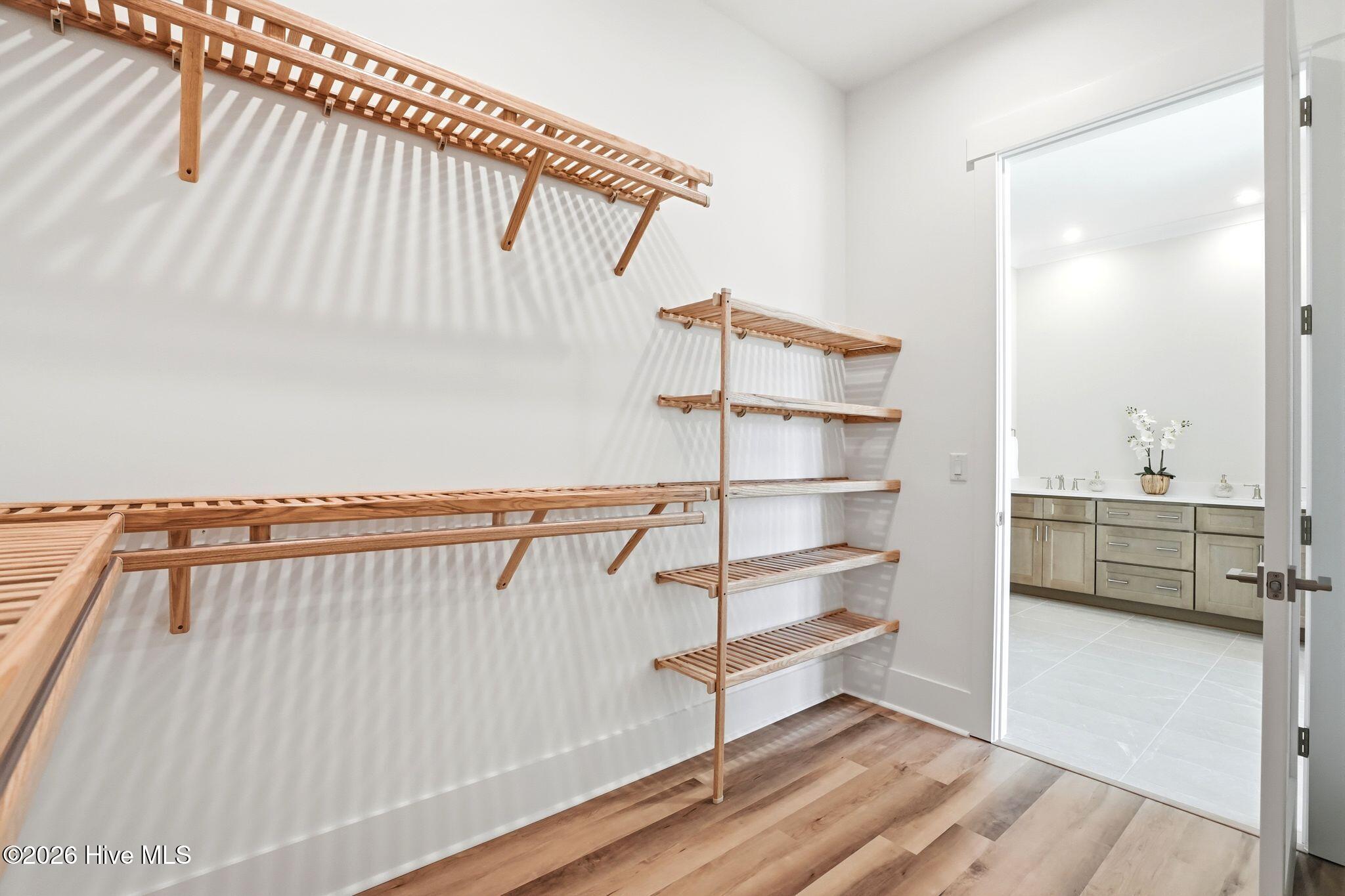 100537171 | Photo 66