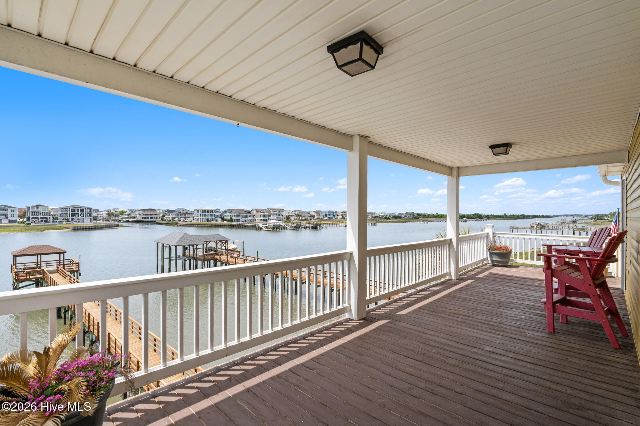 100570592 | Photo 45