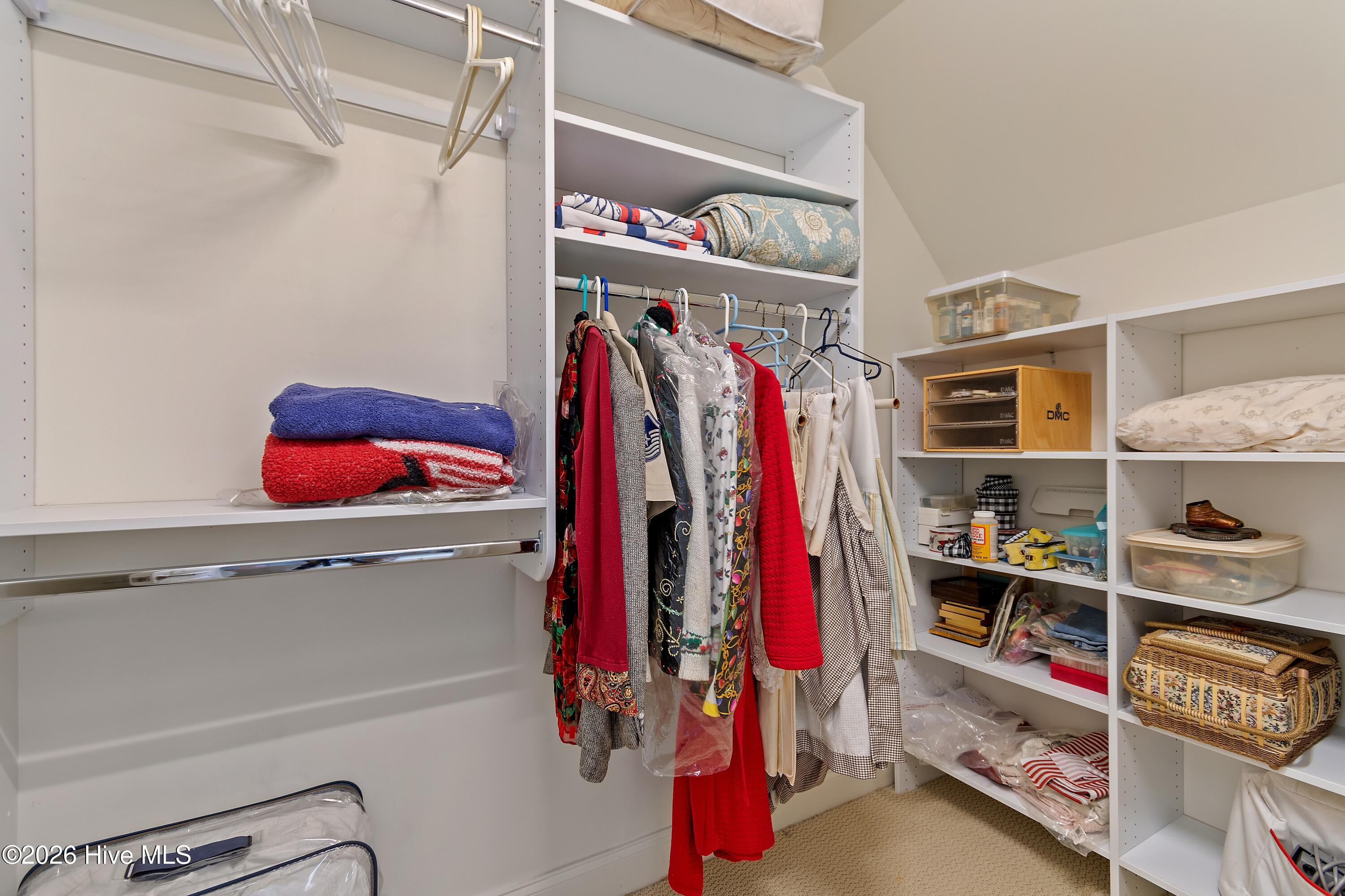 100567309 | Photo 78