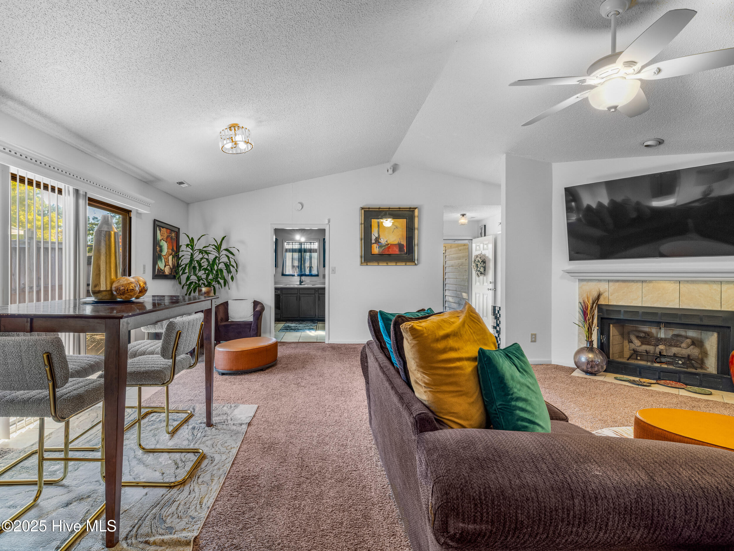 100538354 | Photo 14