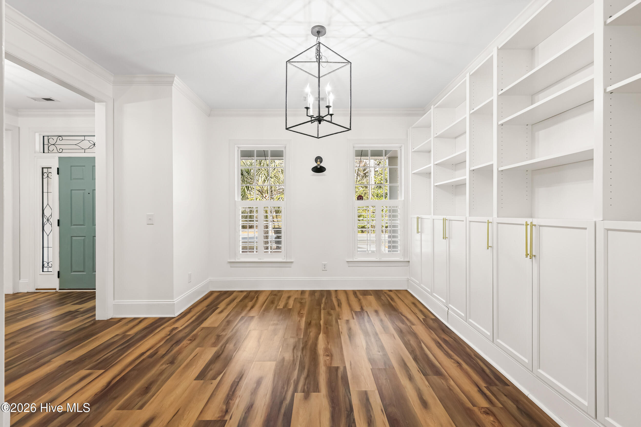 100547349 | Photo 24