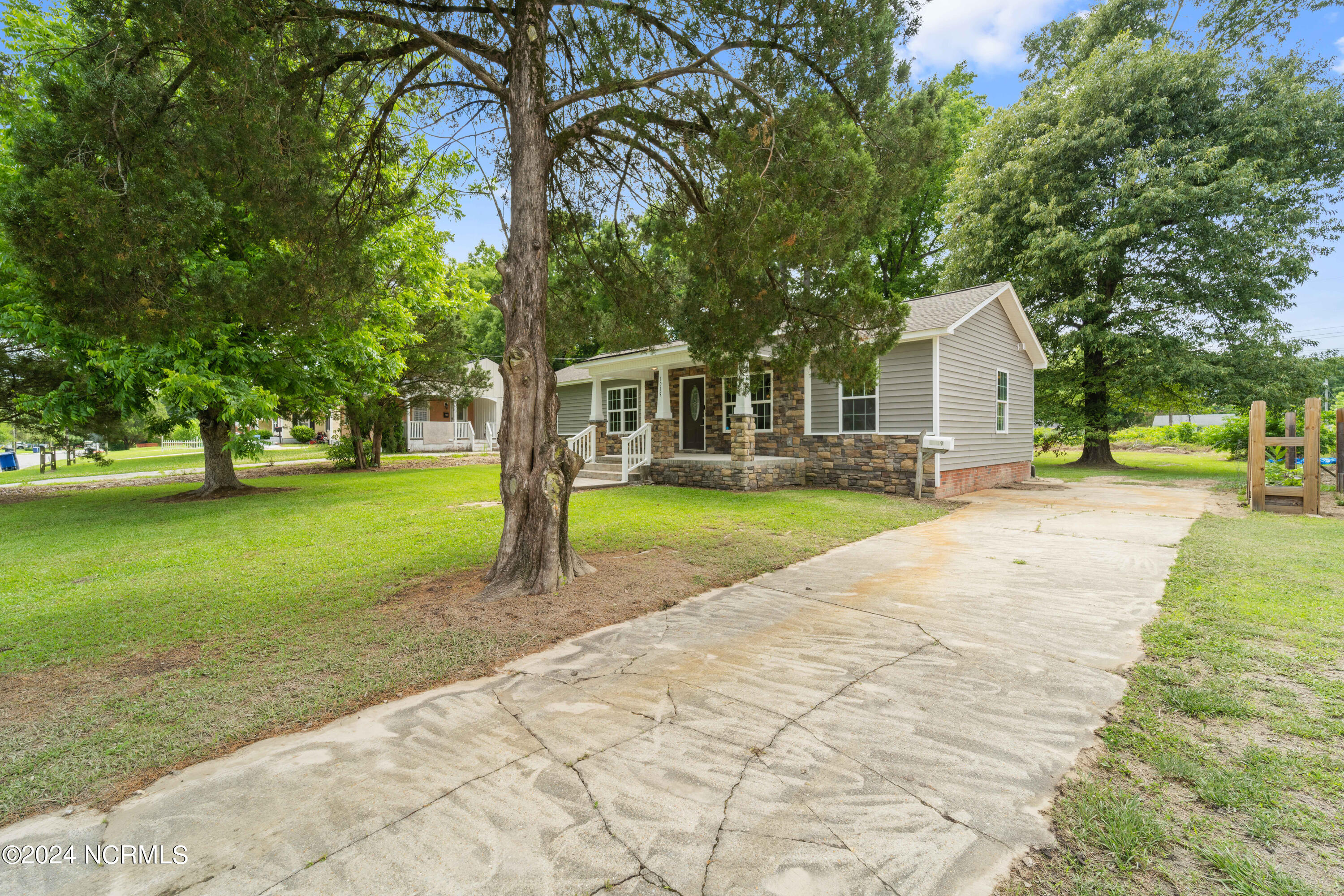 100562188 | Photo 20