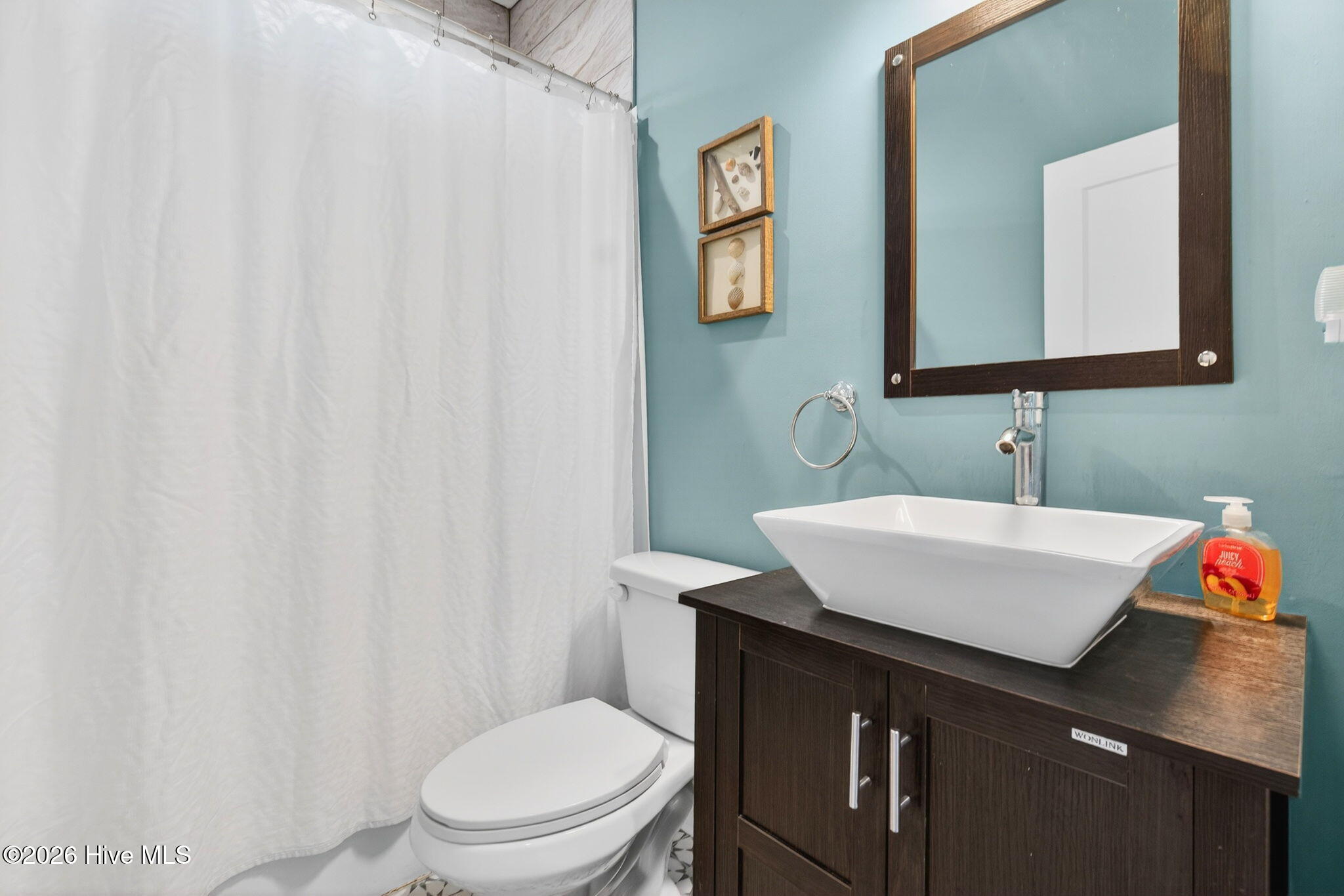 100558415 | Photo 16