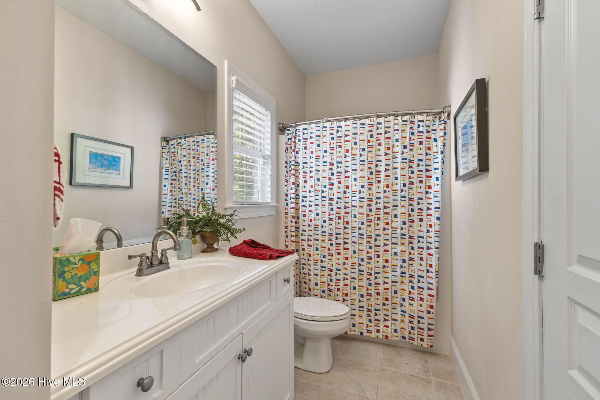 100562020 | Photo 32