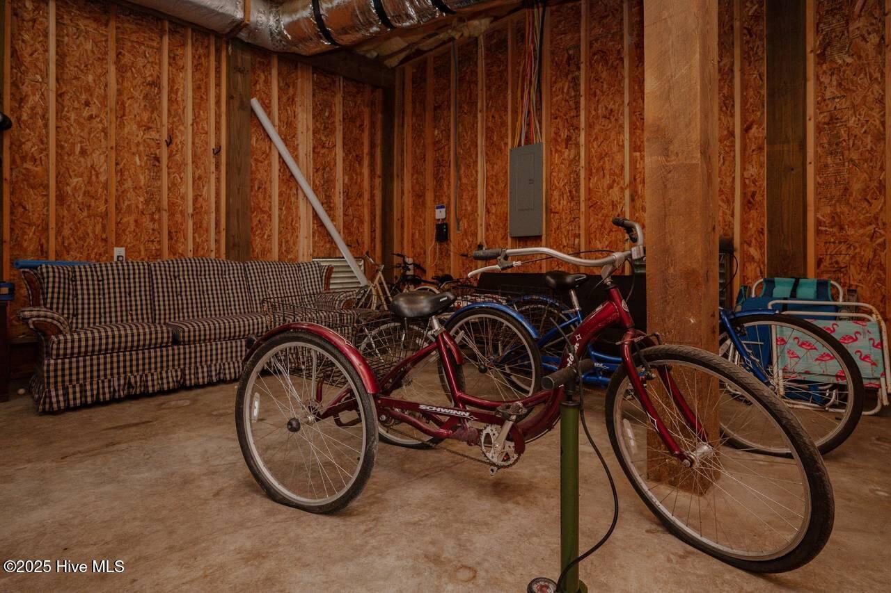 100541389 | Photo 51