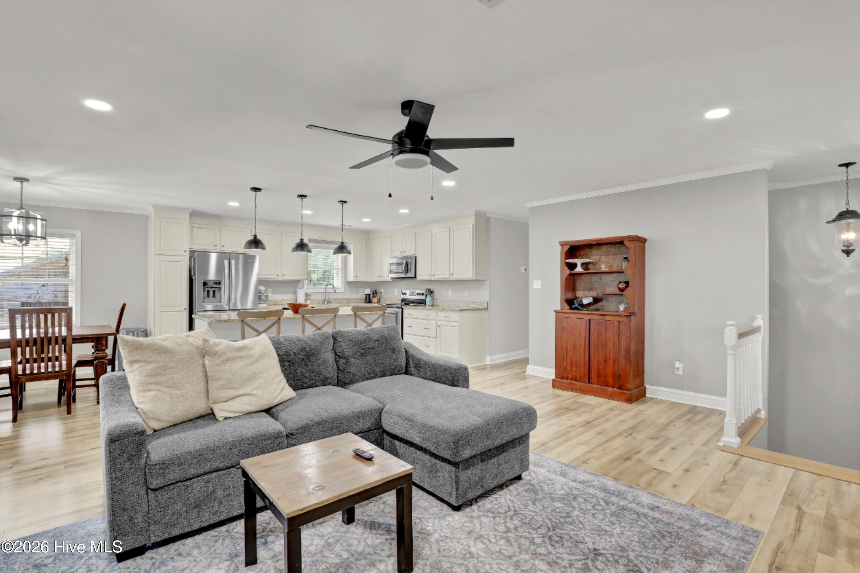 100566573 | Photo 10