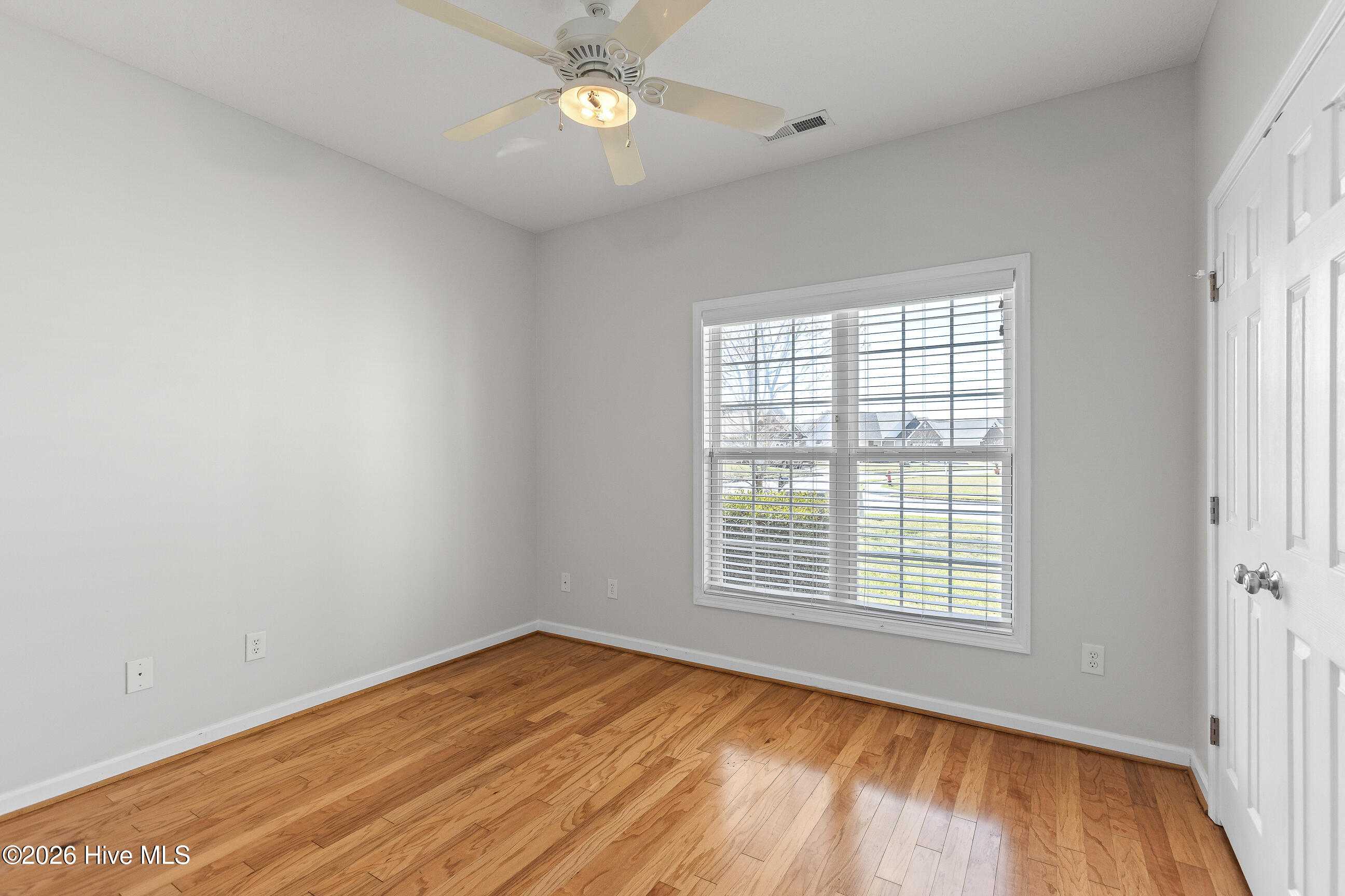 100560391 | Photo 21