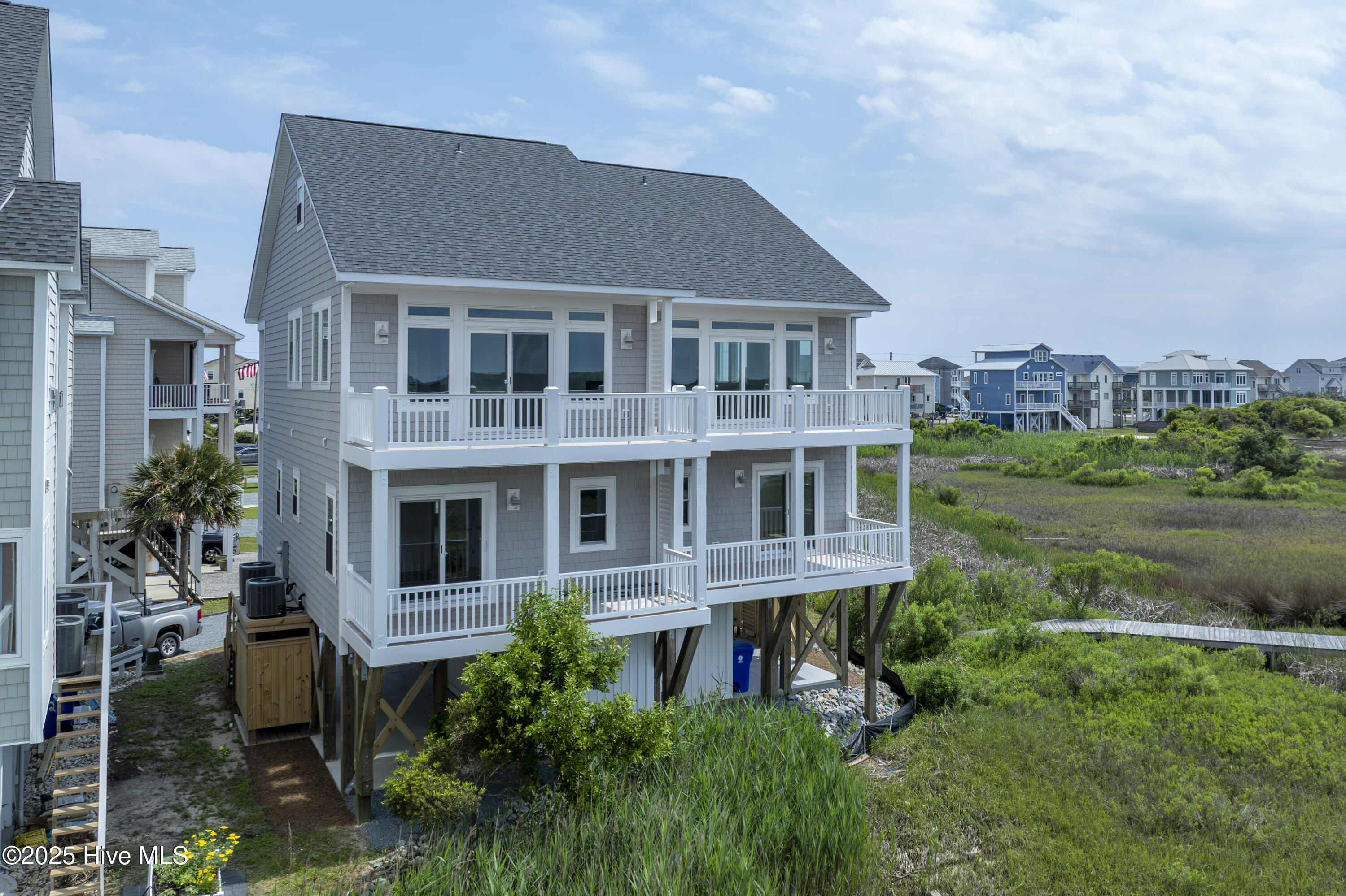Homes for sale in North Topsail Beach, NC | 128 Sea Oaks Ct, North Topsail Beach, NC 28460 | MLS# 100506422