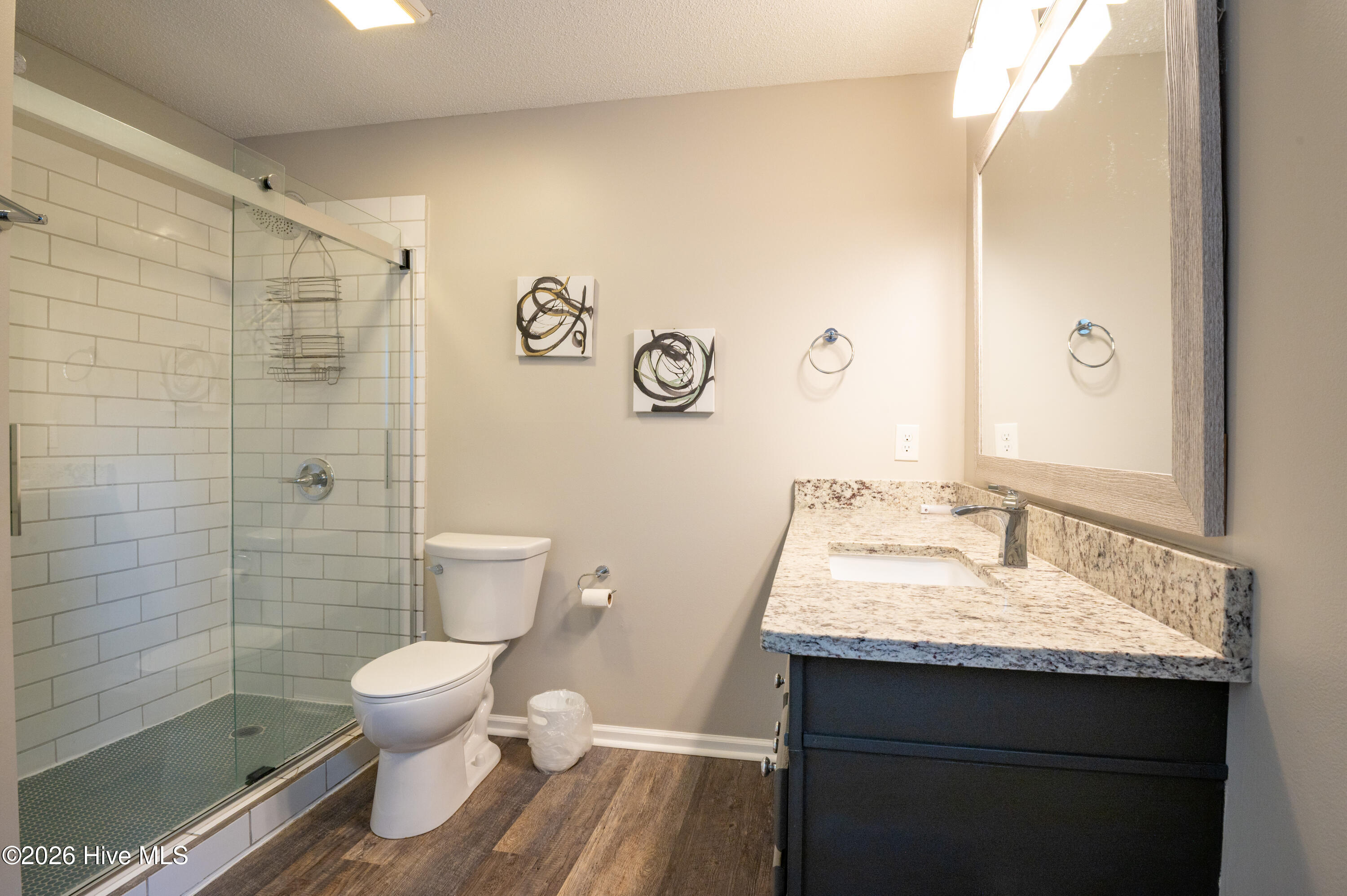 100553857 | Photo 16