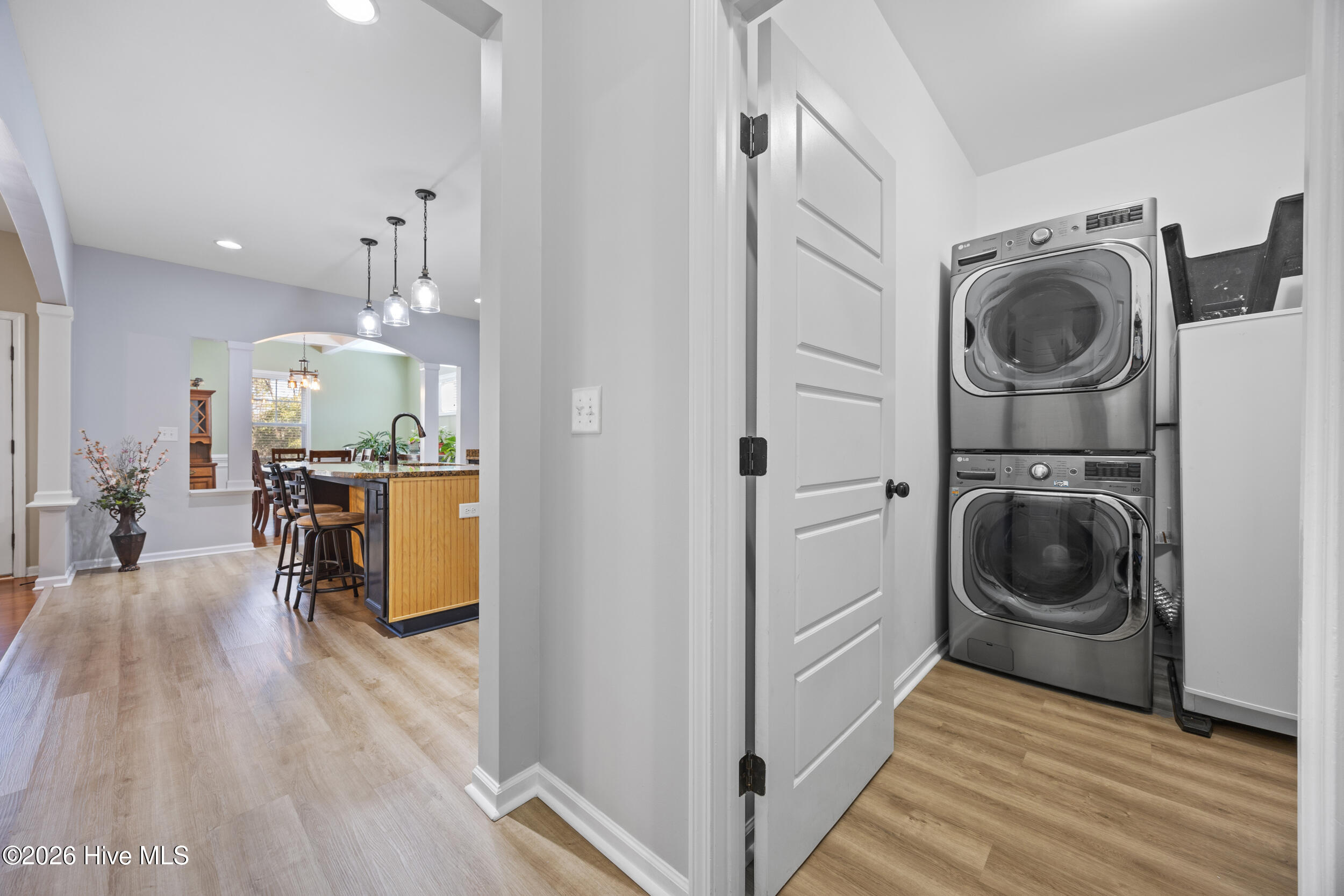 100549248 | Photo 20