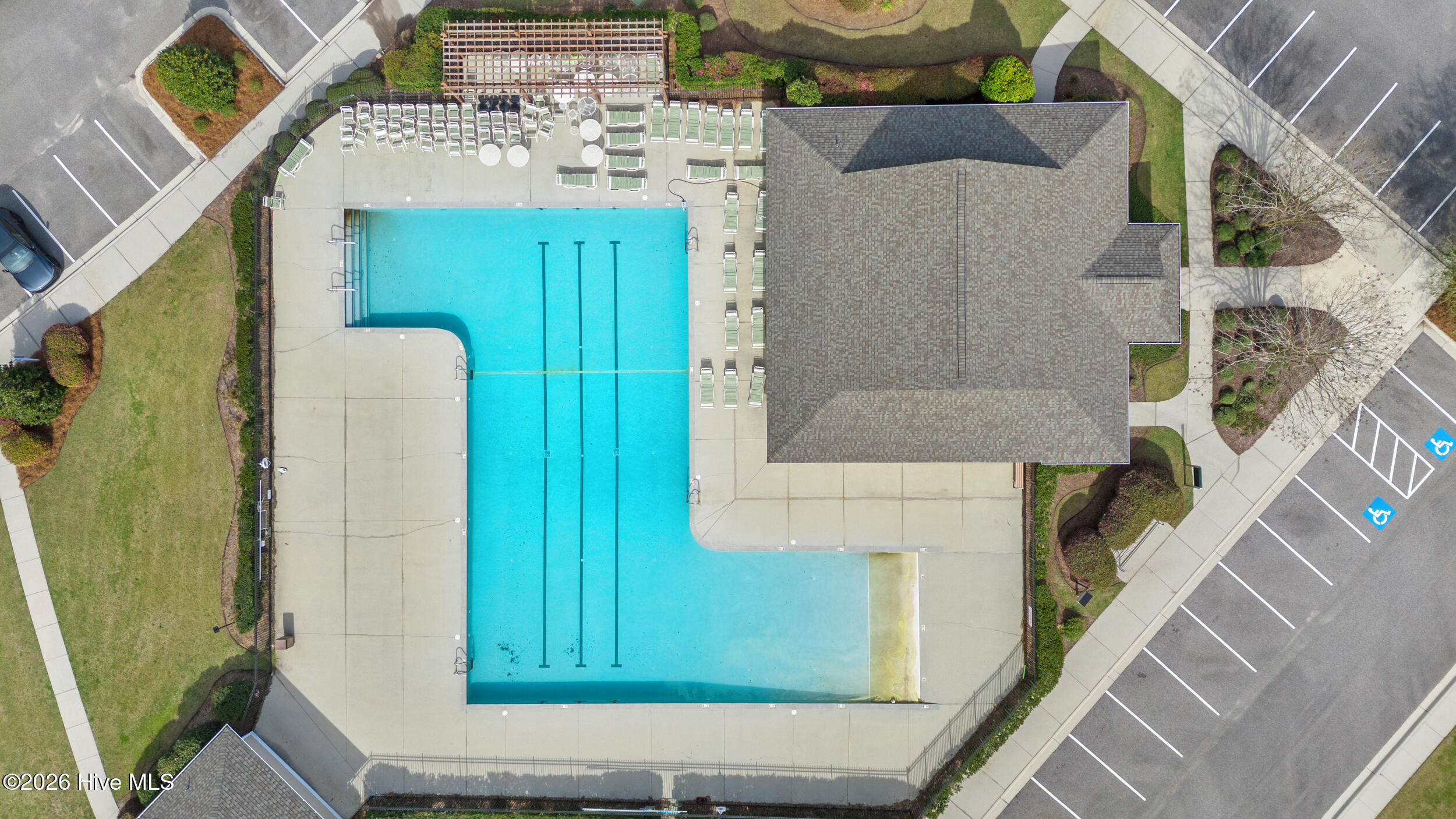 100555457 | Photo 35