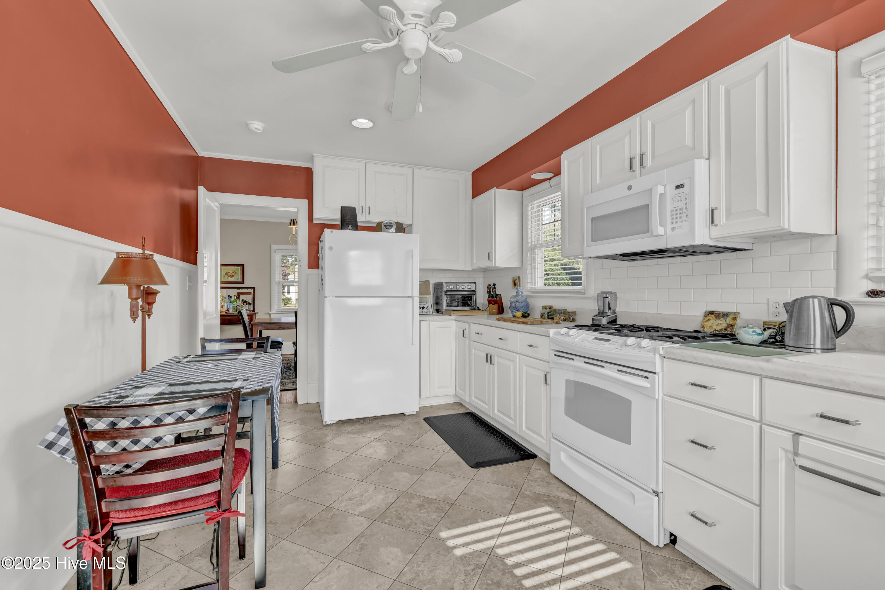2302 Camellia Drive, Wilmington, NC 28403 – photo 9: 009_6q7a7264_547