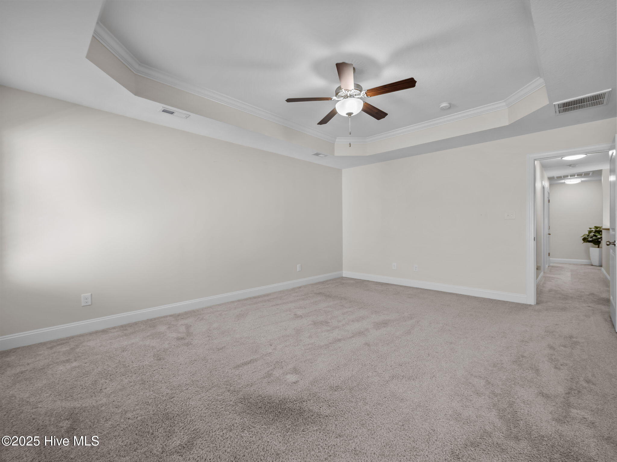 100539073 | Photo 24