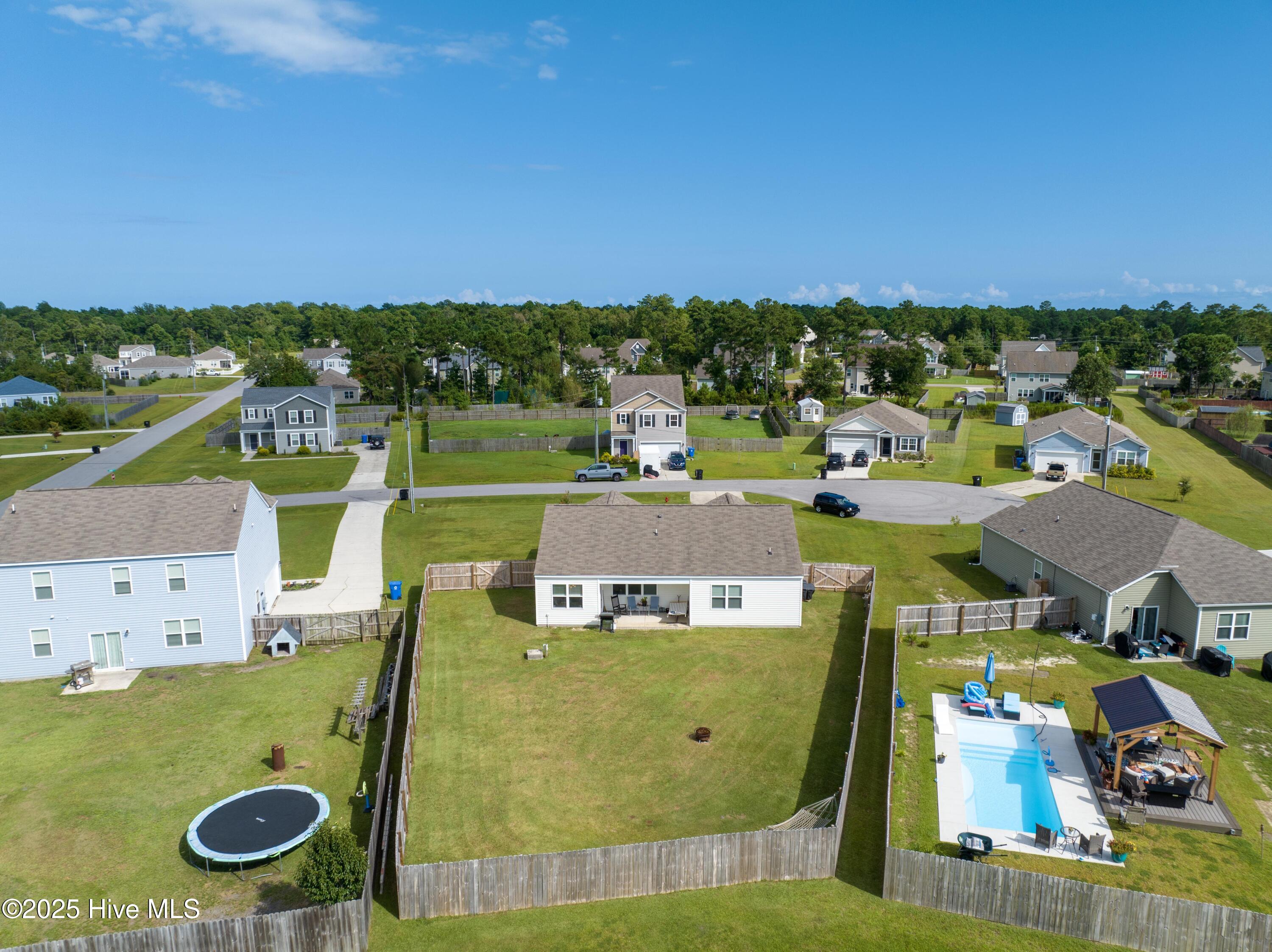 402 Saxby - Exterior_7