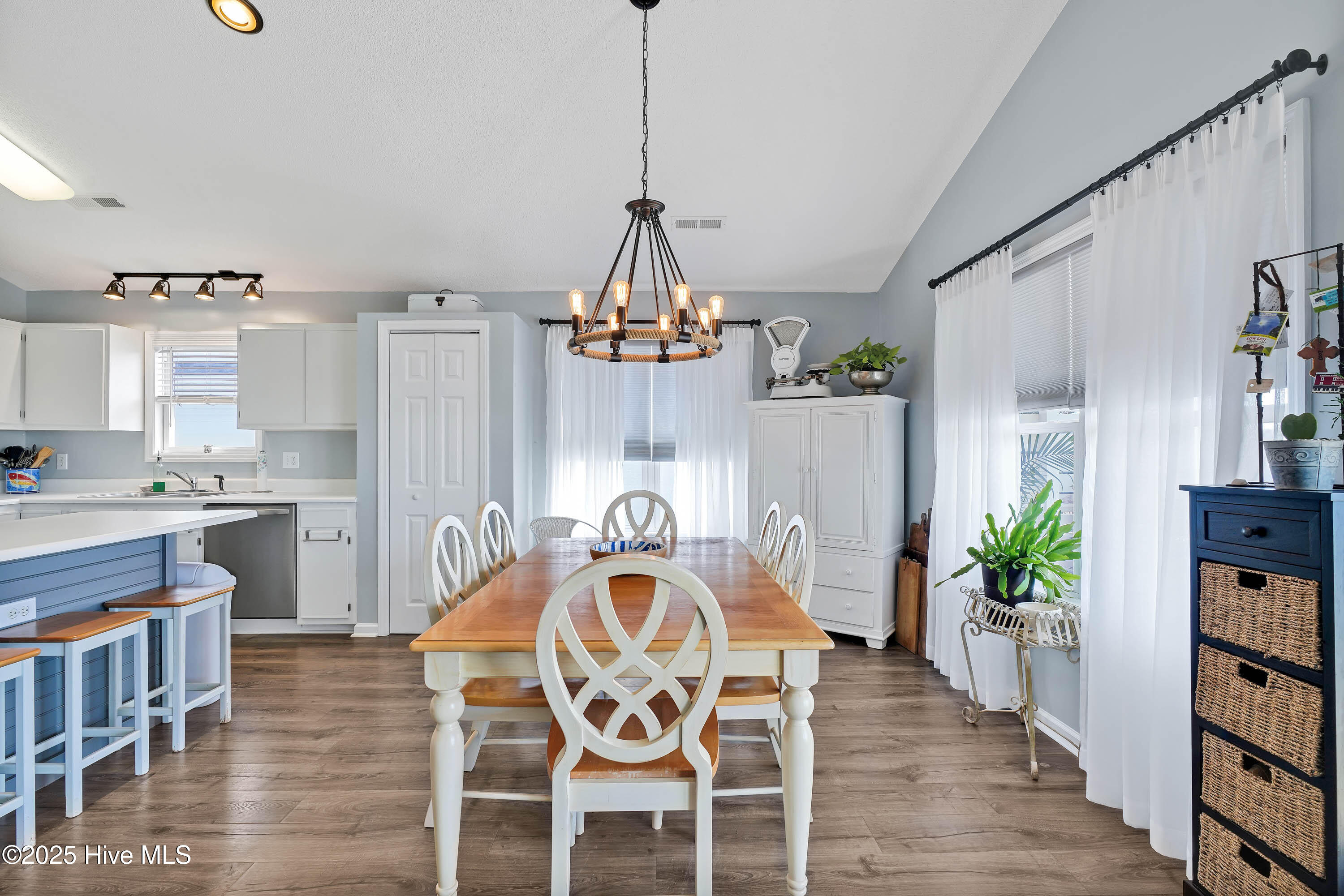 100543456 | Photo 15