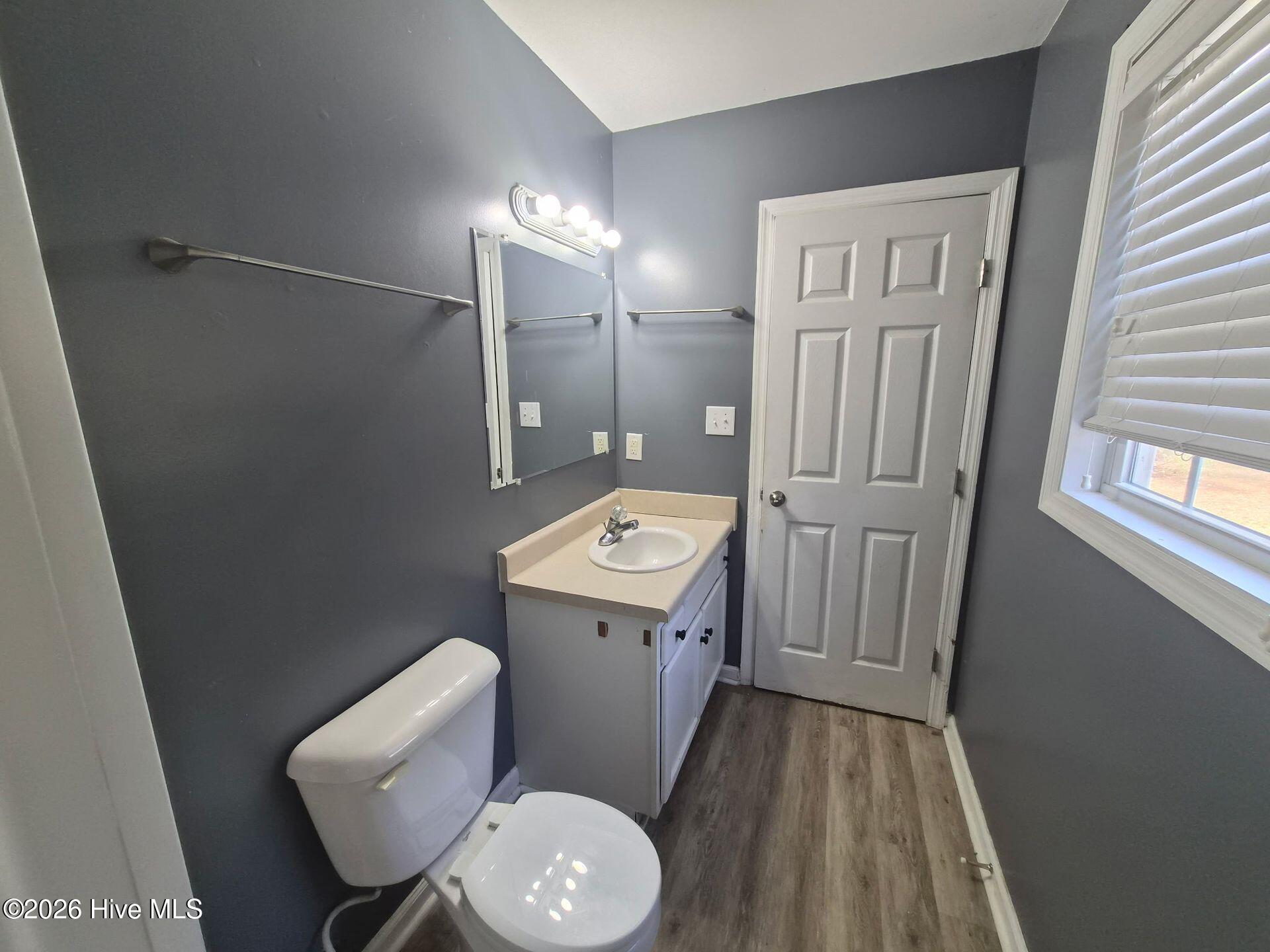 100560724 | Photo 11