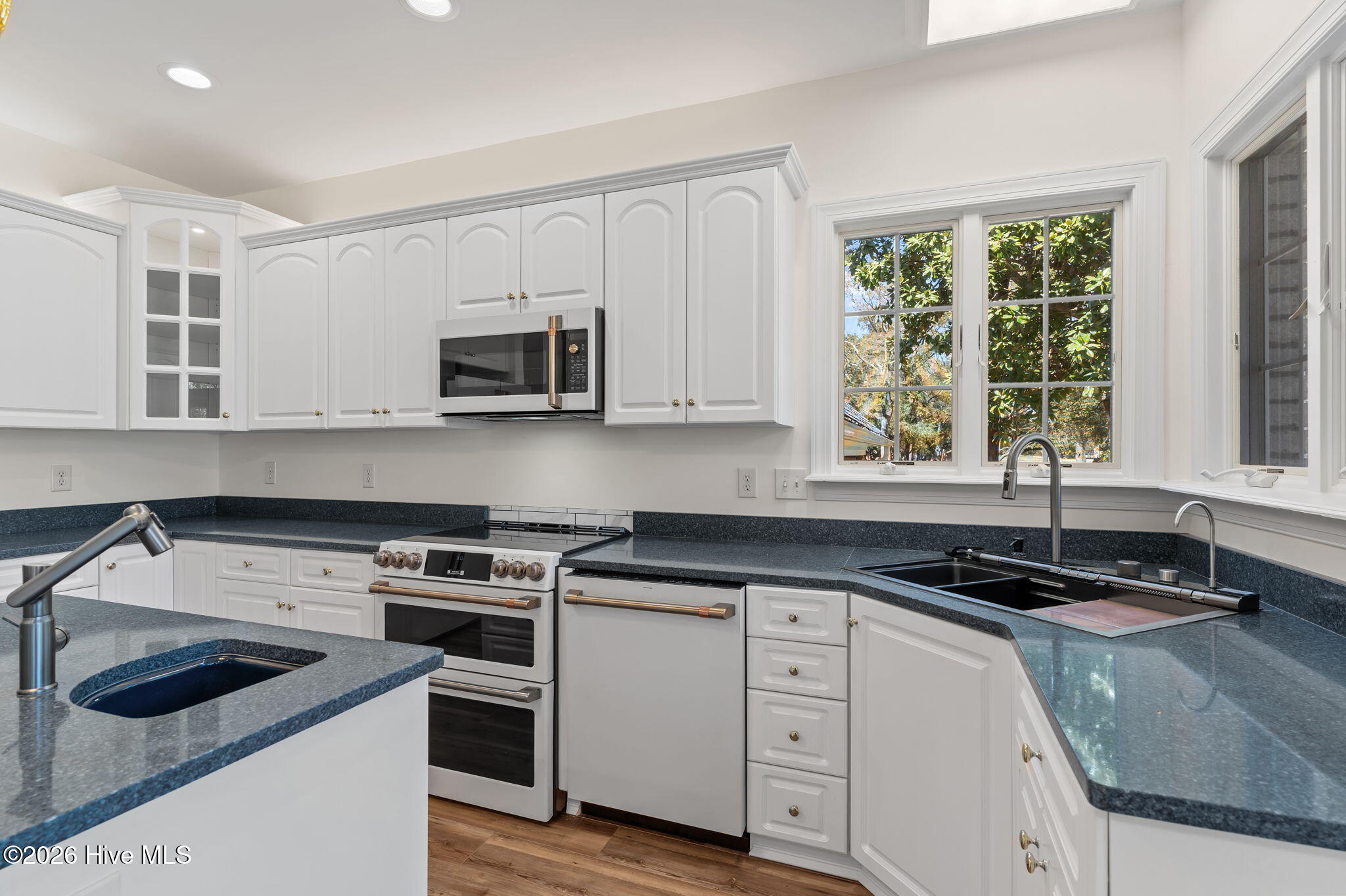 100548022 | Photo 16