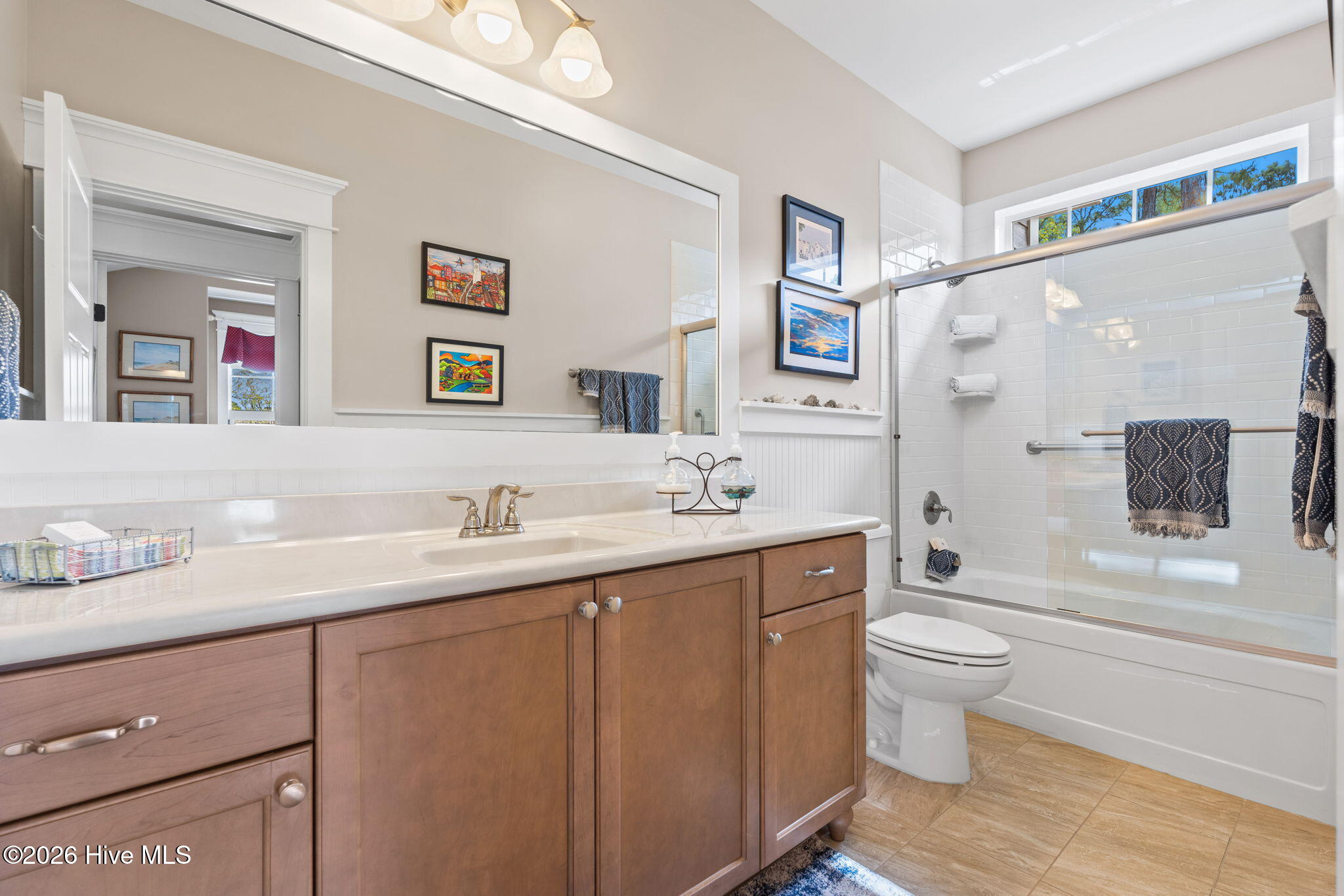 100566382 | Photo 34