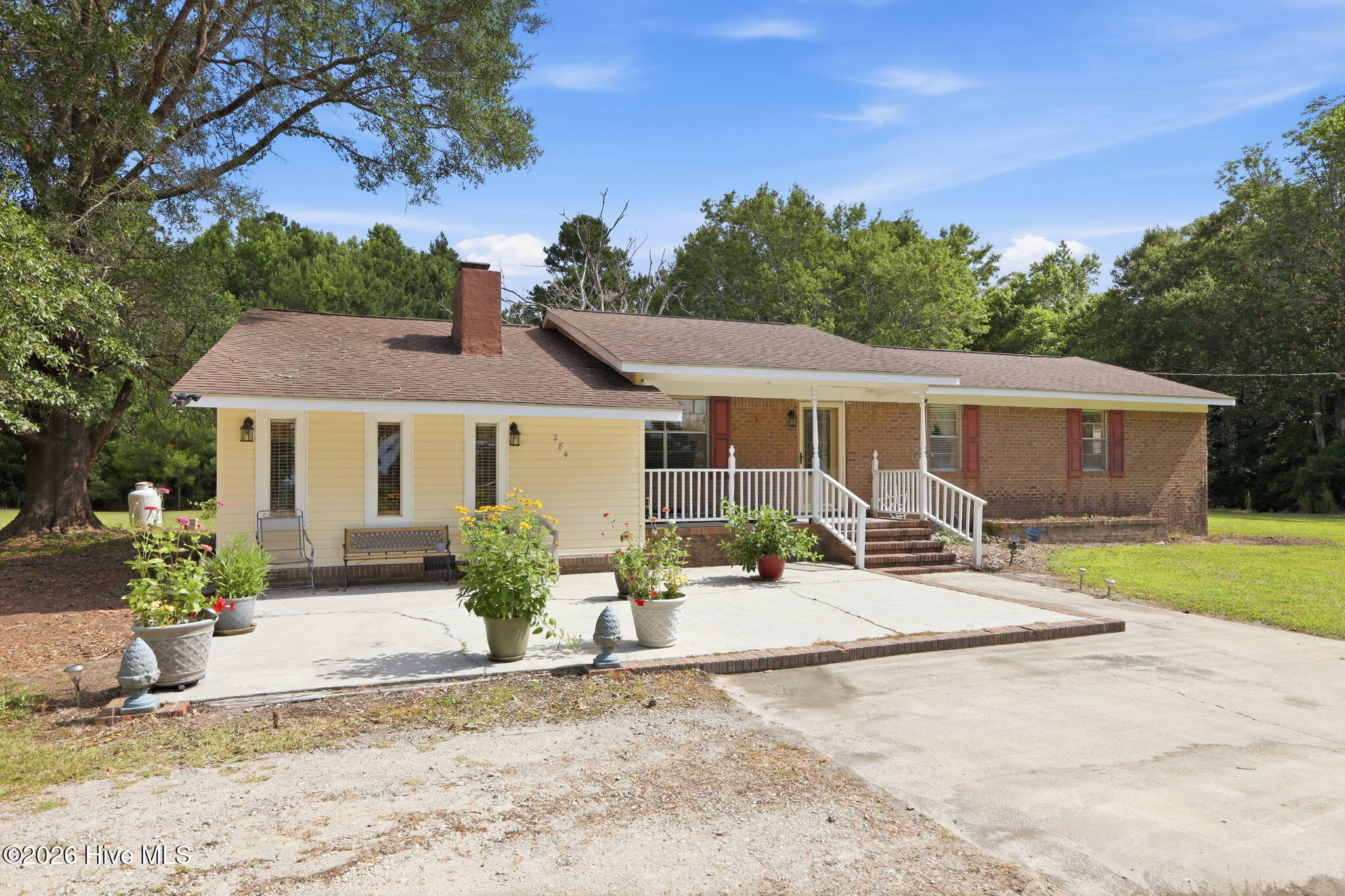 284 Laurel 
