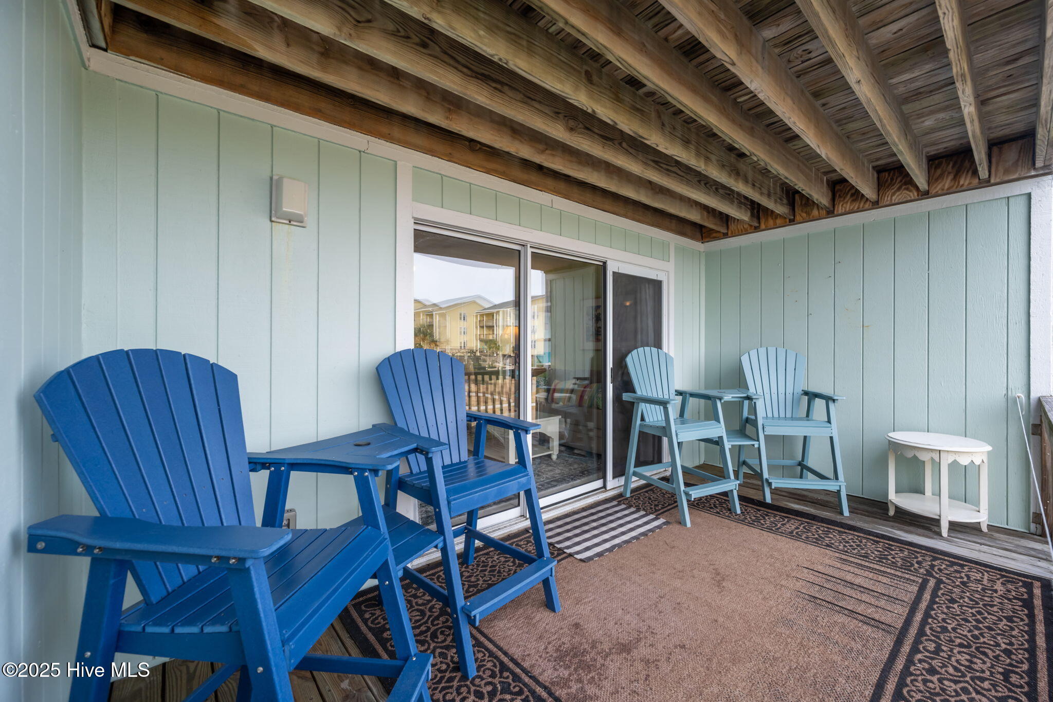 100543704 | Photo 31