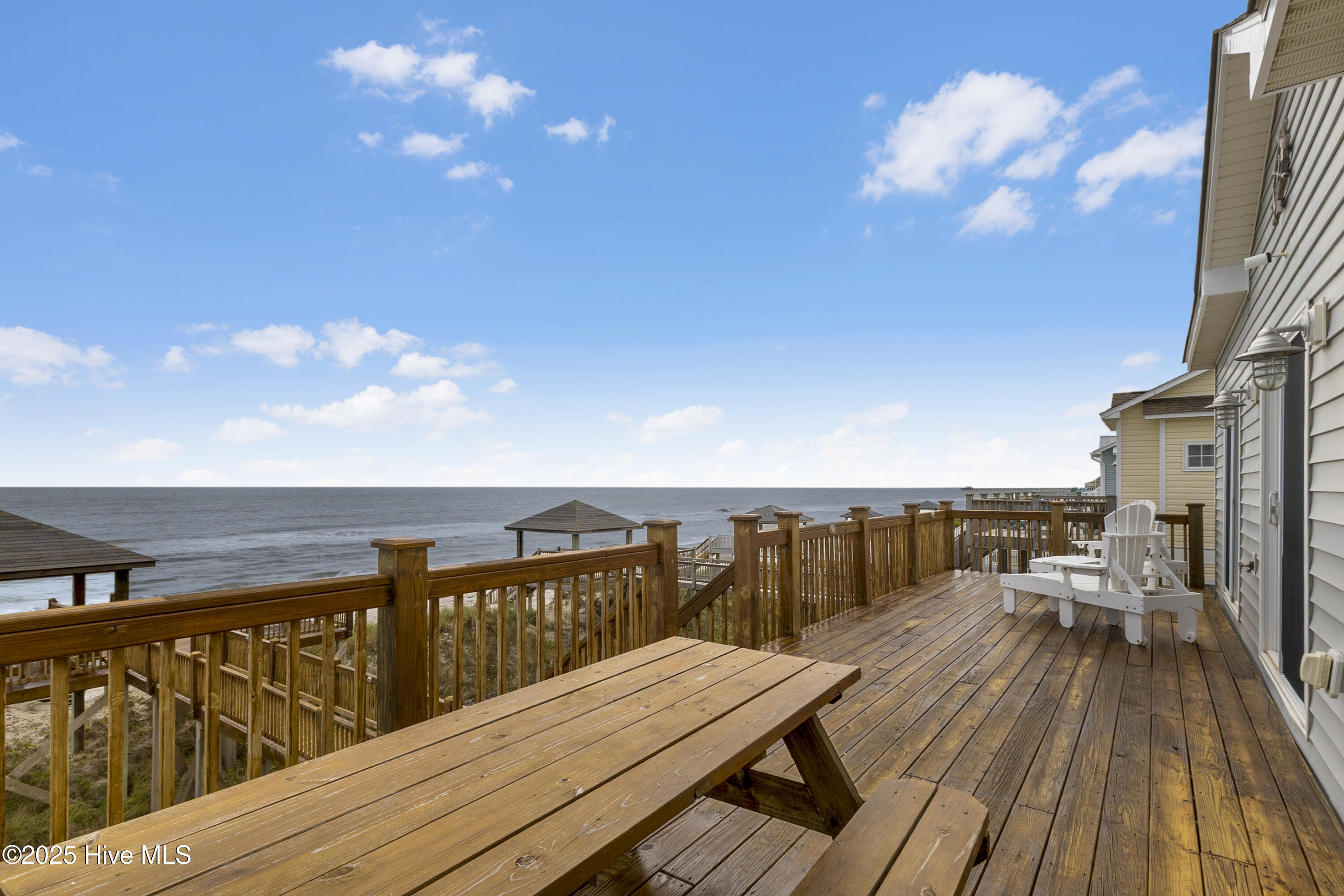 100557333 | Photo 55