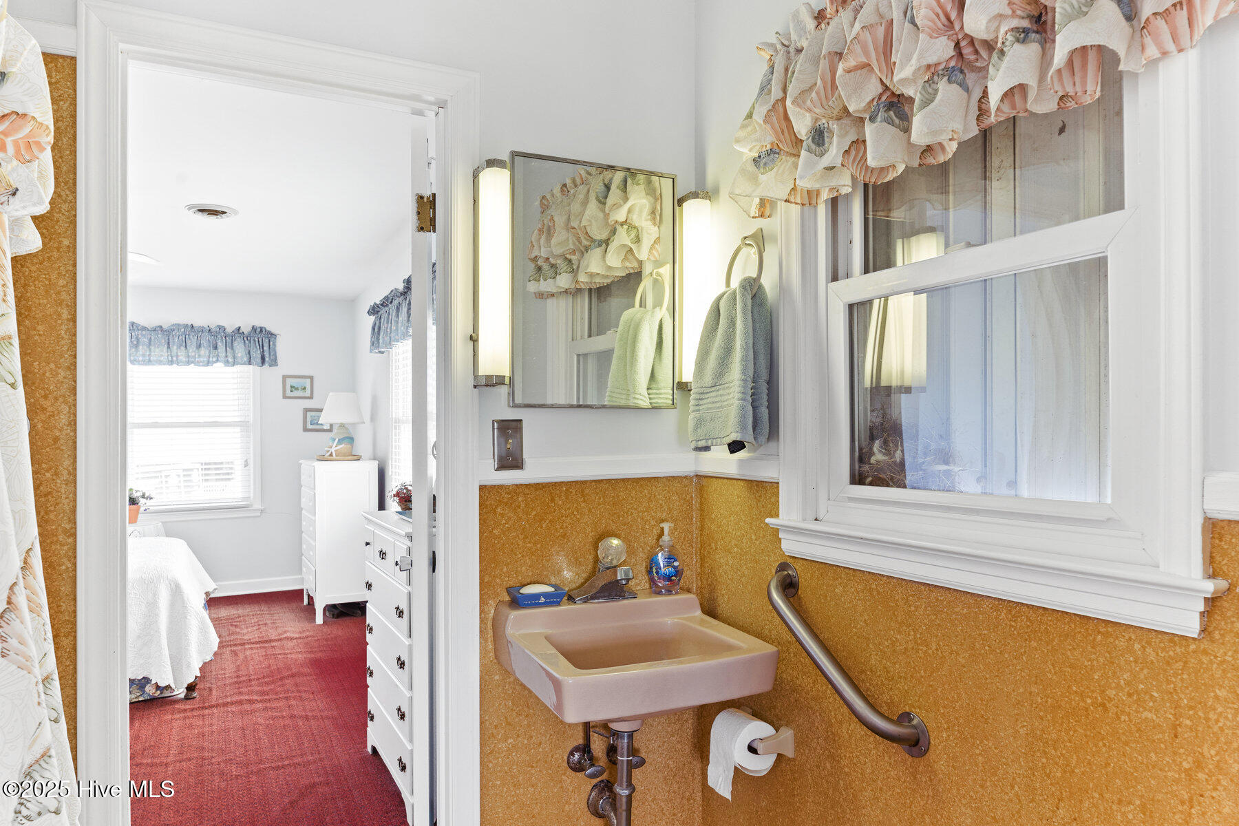 100550039 | Photo 19