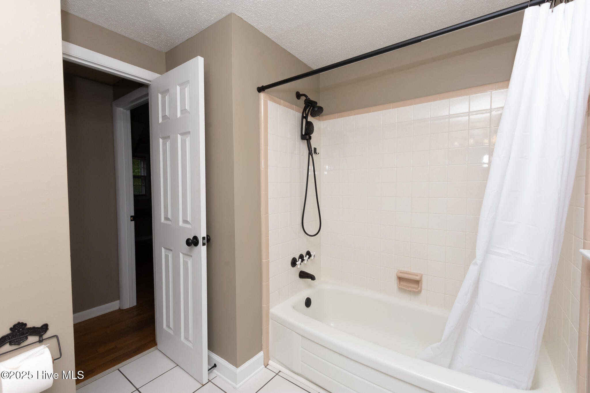 100529268 | Photo 24