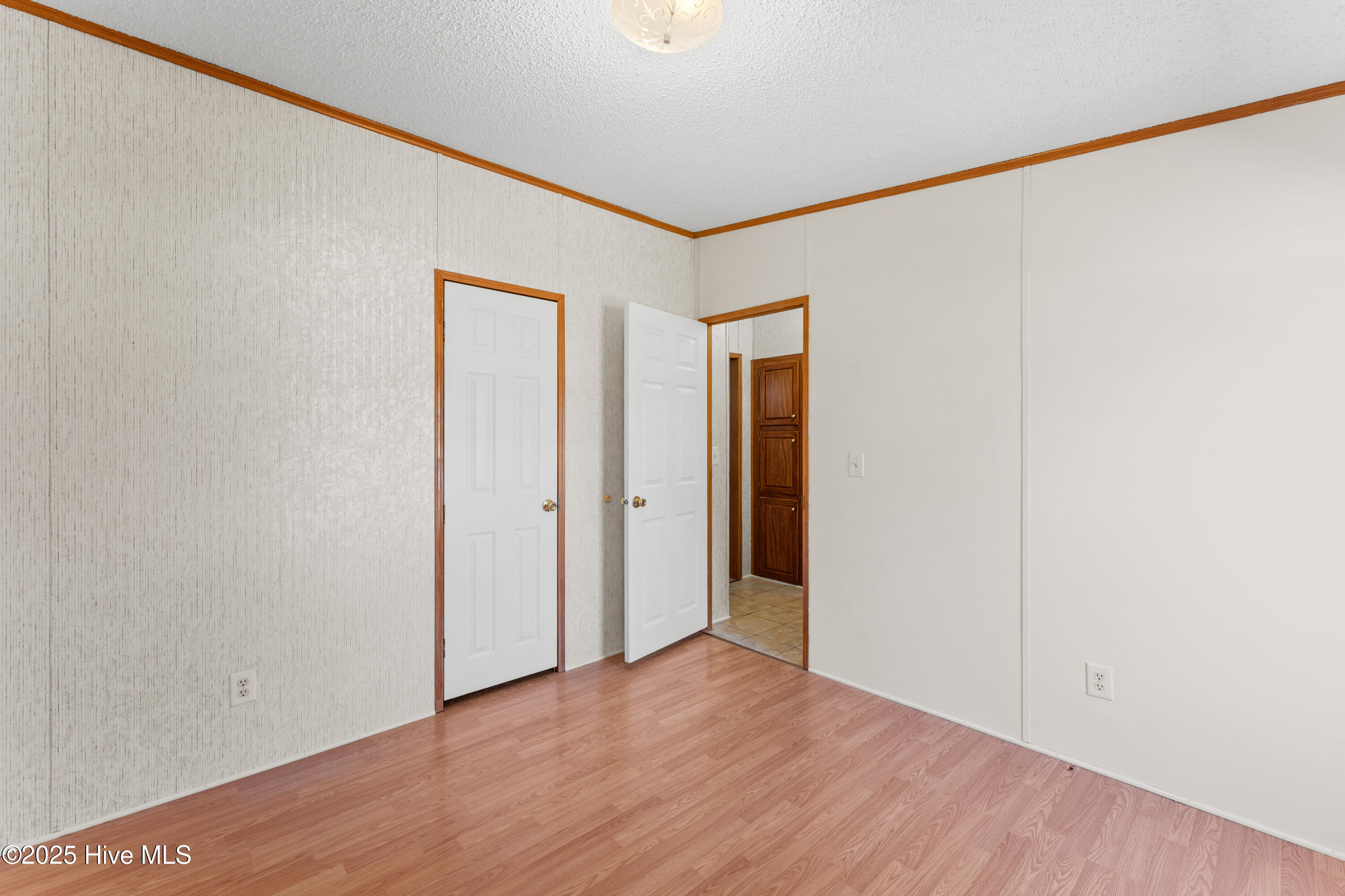 100547380 | Photo 35