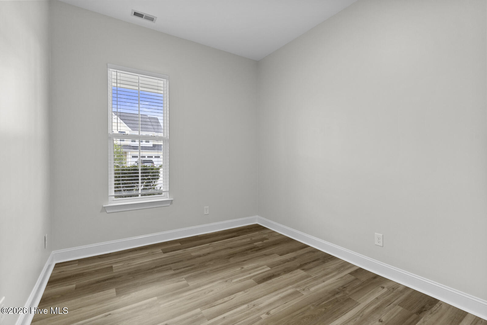 100562904 | Photo 22