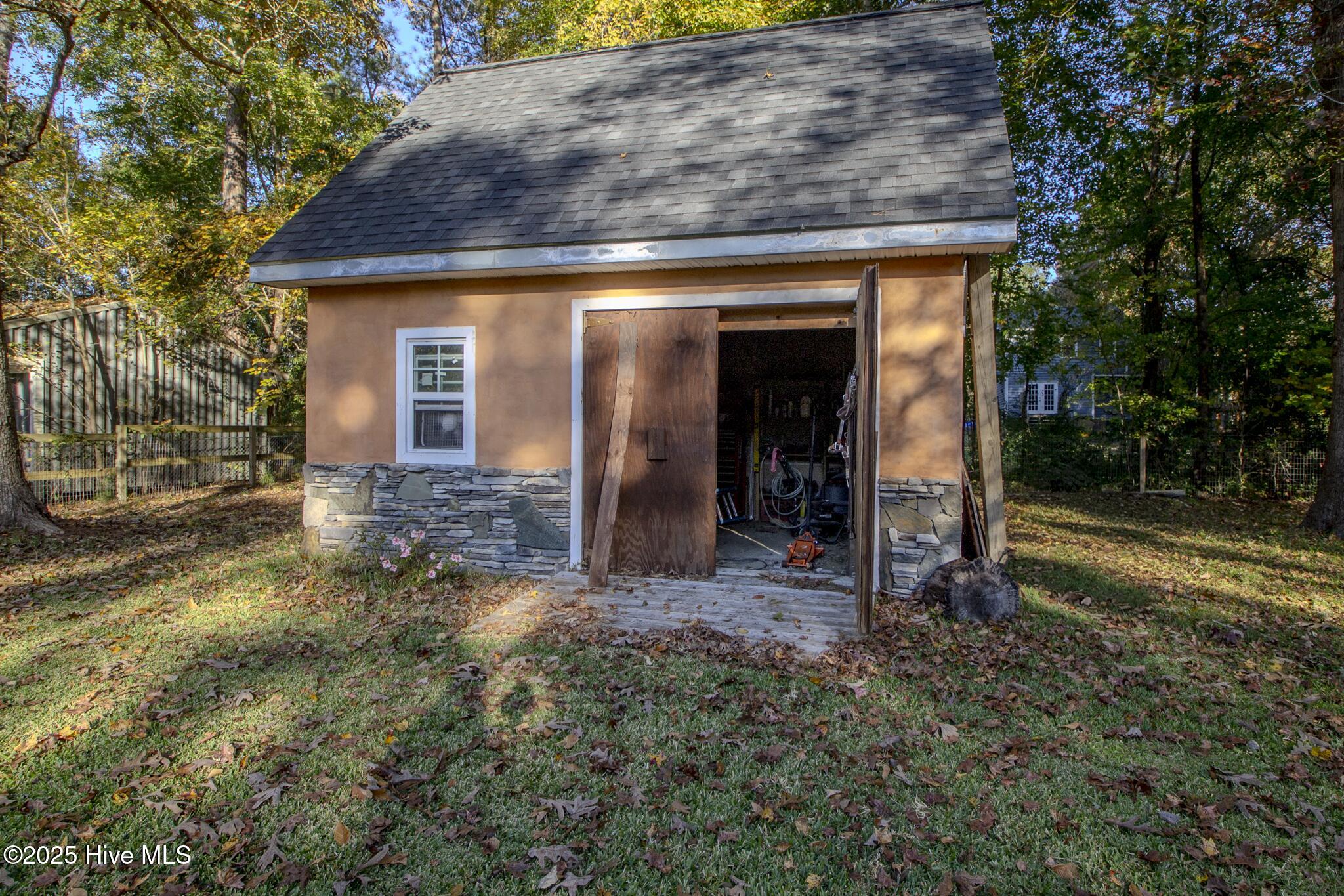 100541041 | Photo 39