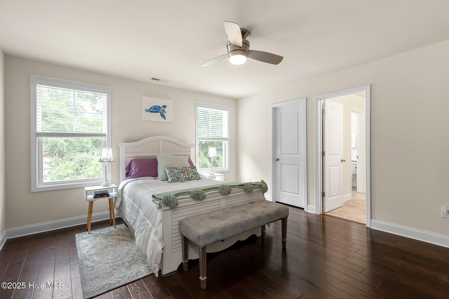 100531047 | Photo 45