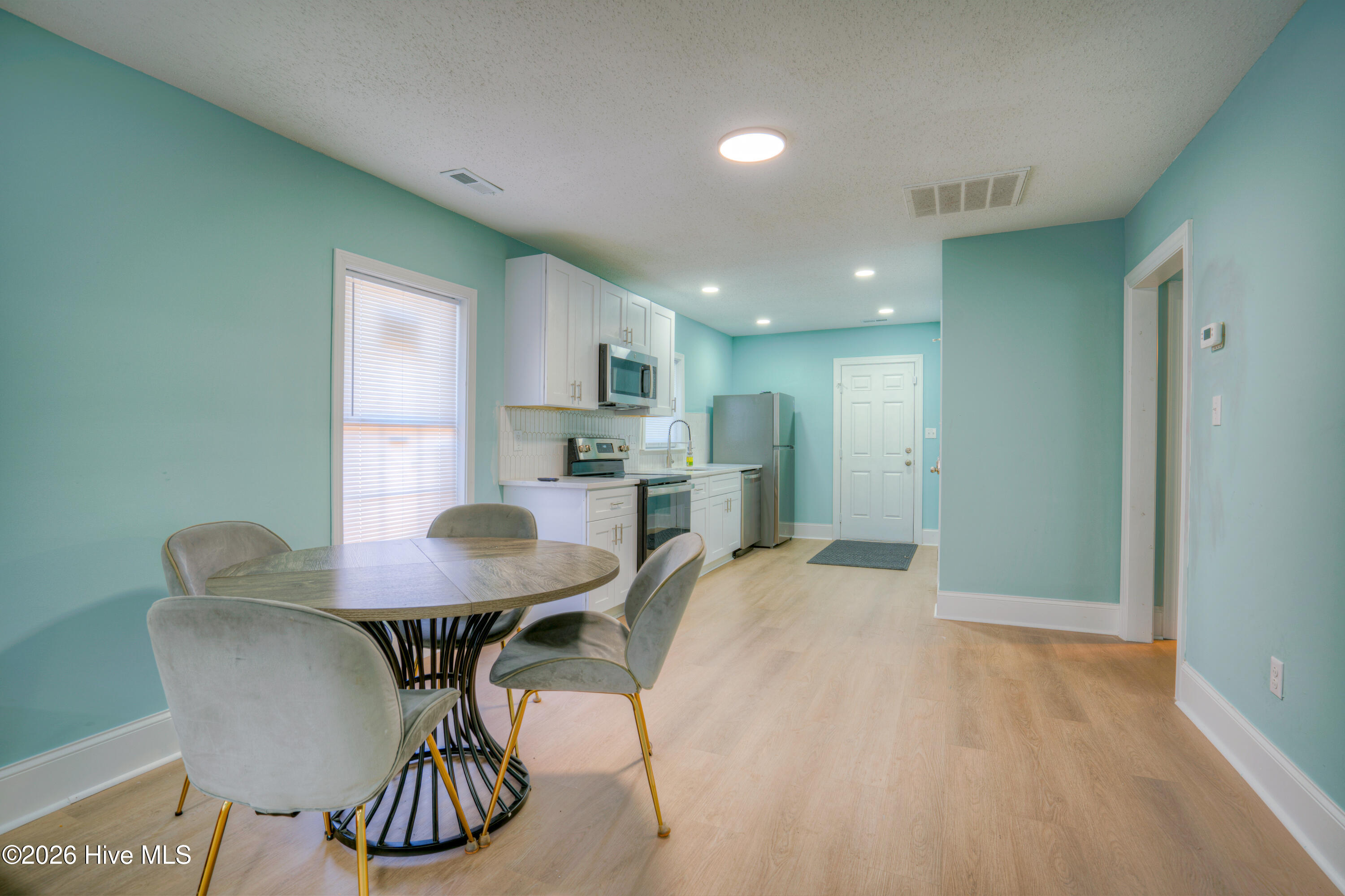 Photo 4 of Single family home for sale at 3307 Princess Pl Dr, Wilmington, NC 28405 | MLS# 100613015 | Listing updated on 2026-10-29