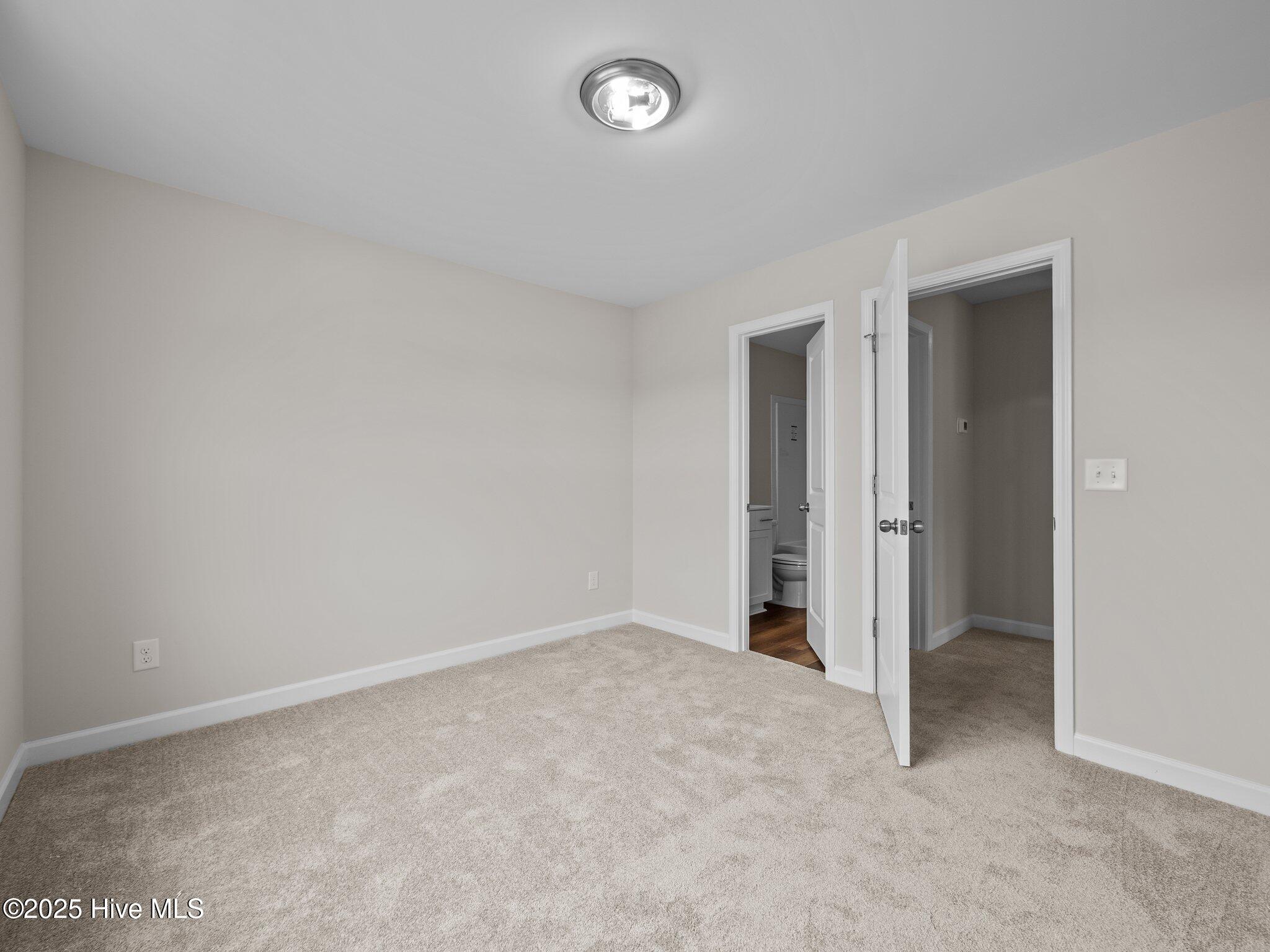 100511213 | Photo 26