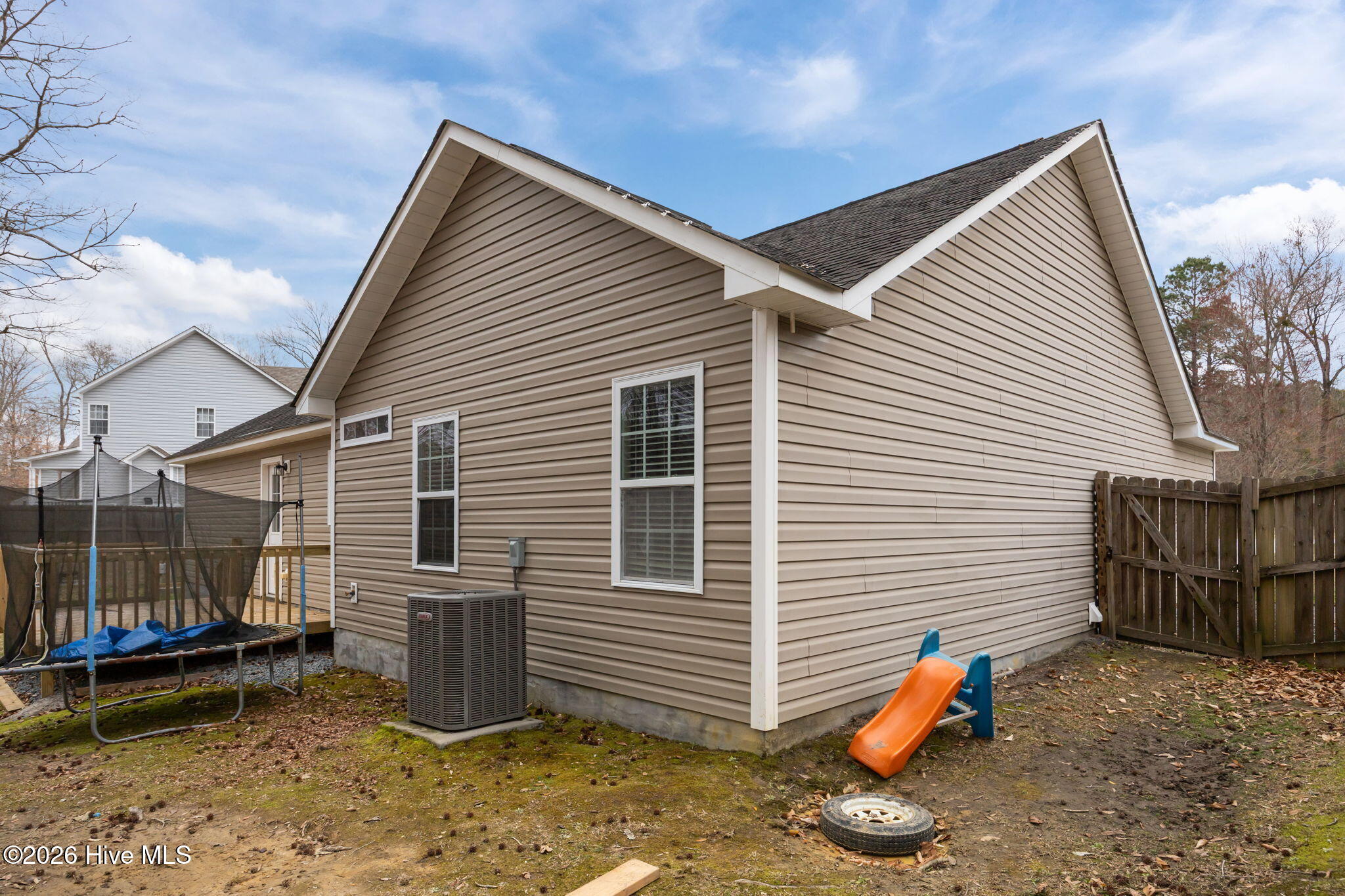 100557959 | Photo 47