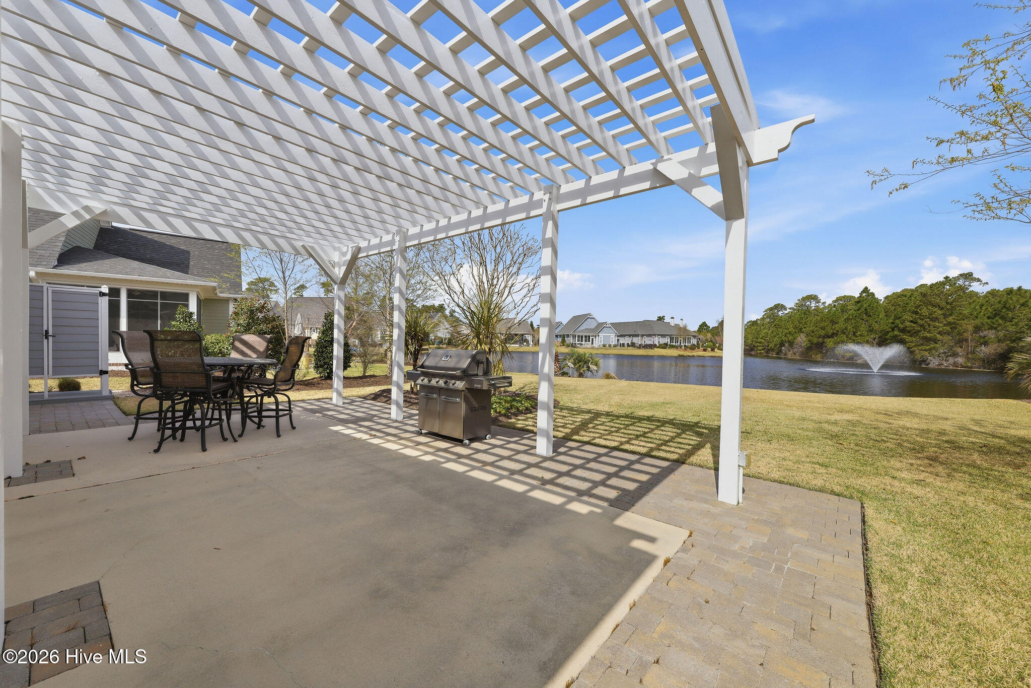 100563234 | Photo 38