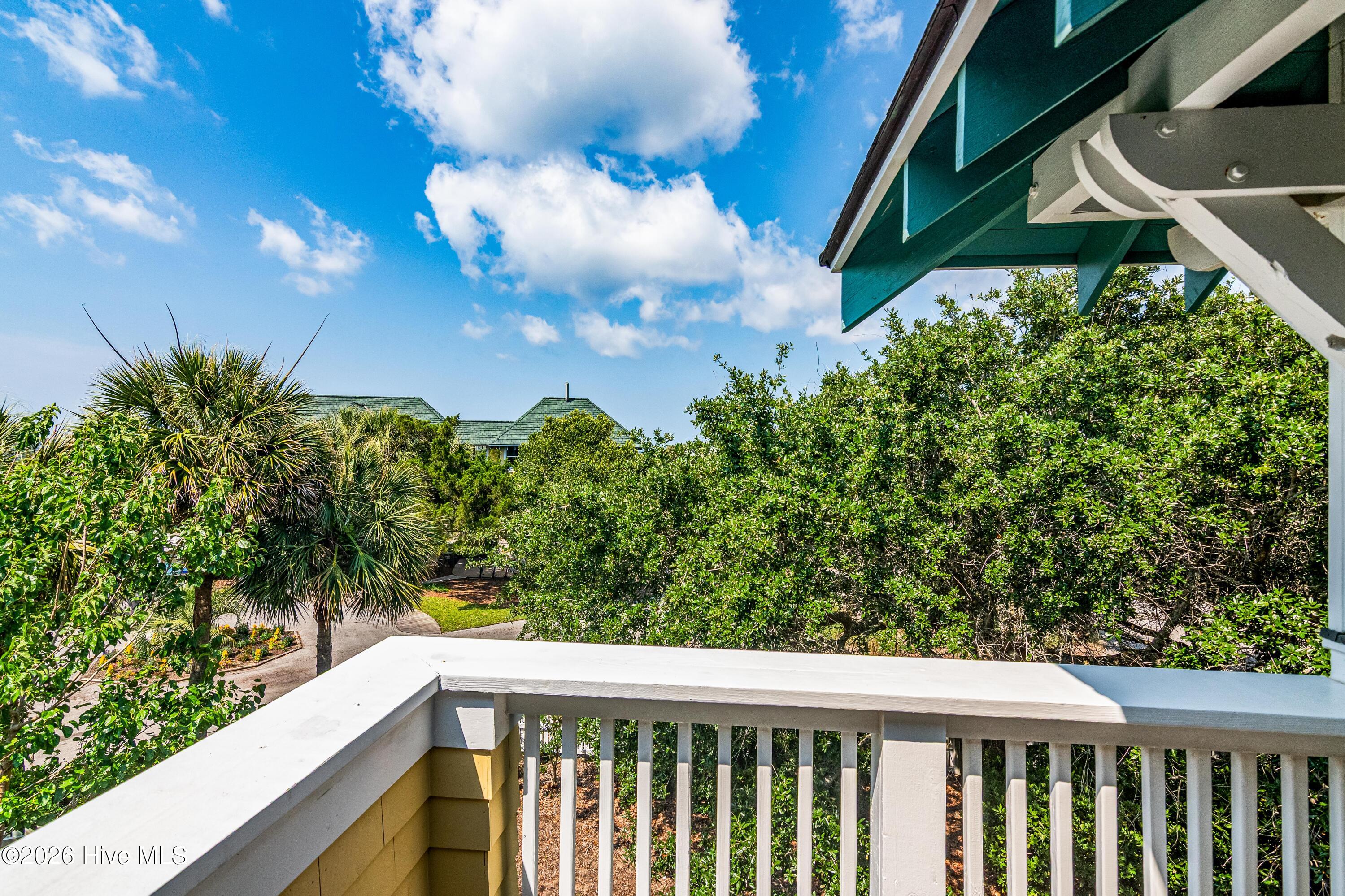 100565822 | Photo 41