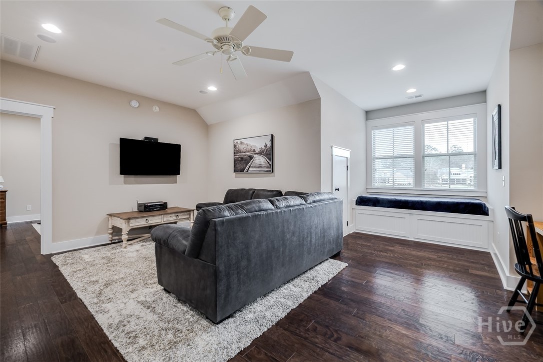 Loft area with daybed
