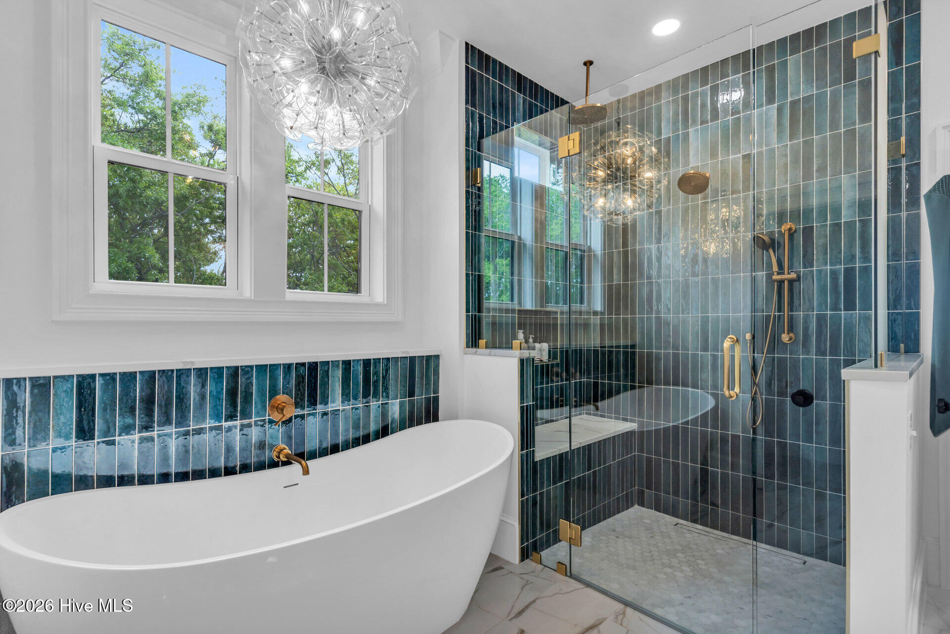 100553549 | Photo 36